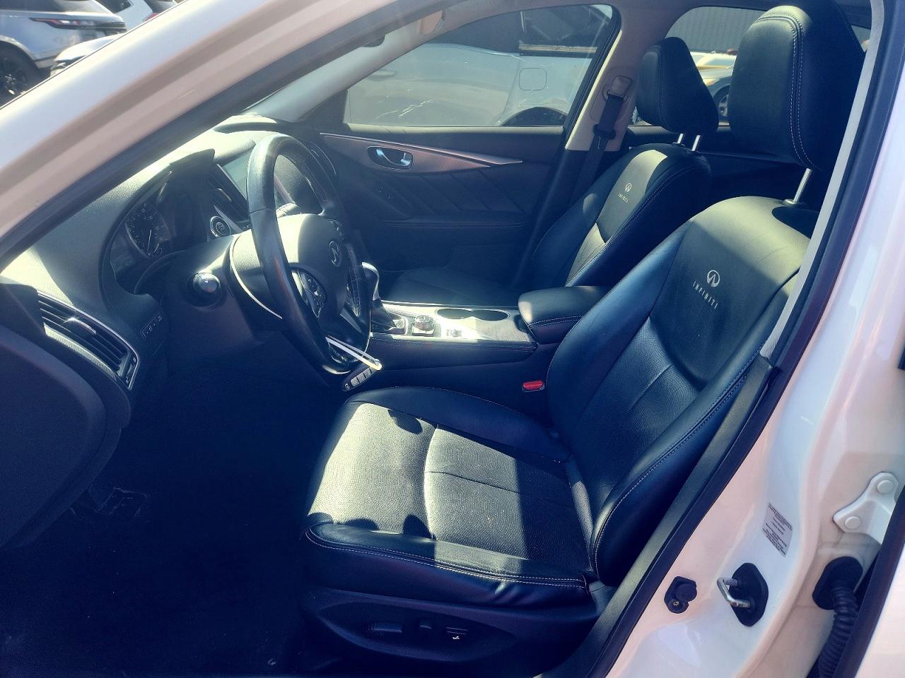 2014 Infiniti Q50 Premium White vin: JN1BV7AR0EM690495