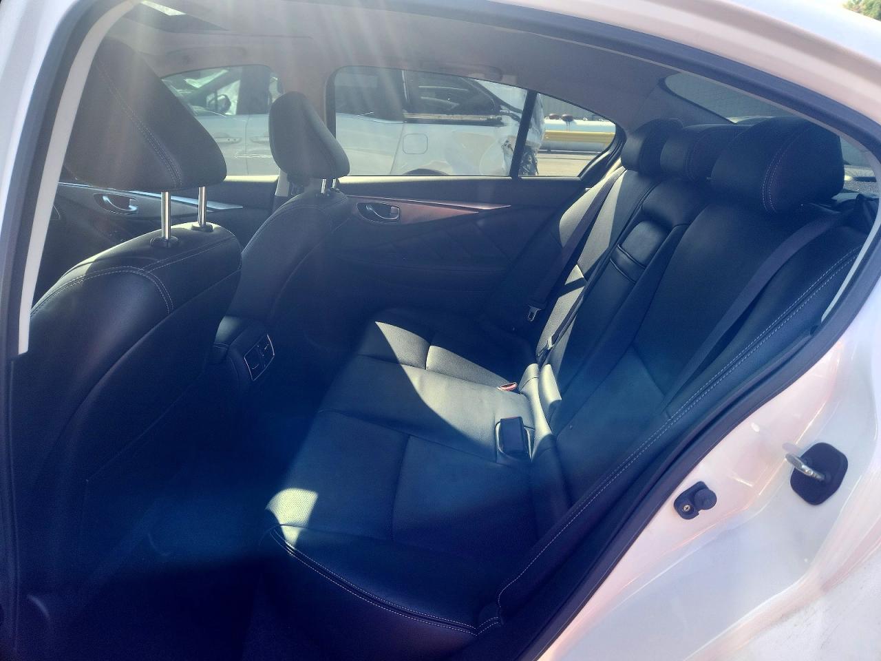 2014 Infiniti Q50 Premium White vin: JN1BV7AR0EM690495
