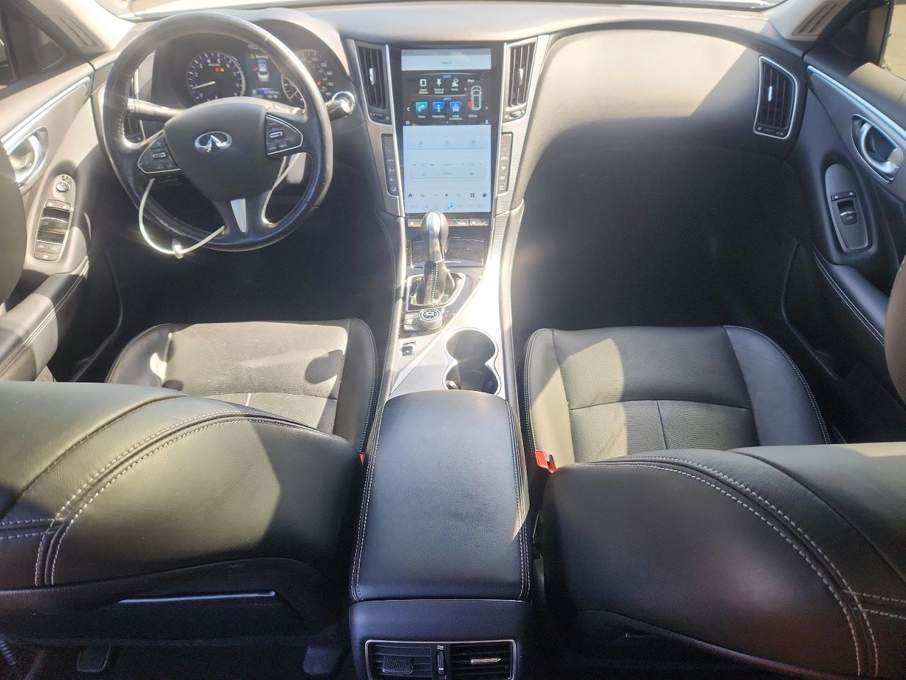 2014 Infiniti Q50 Premium White vin: JN1BV7AR0EM690495