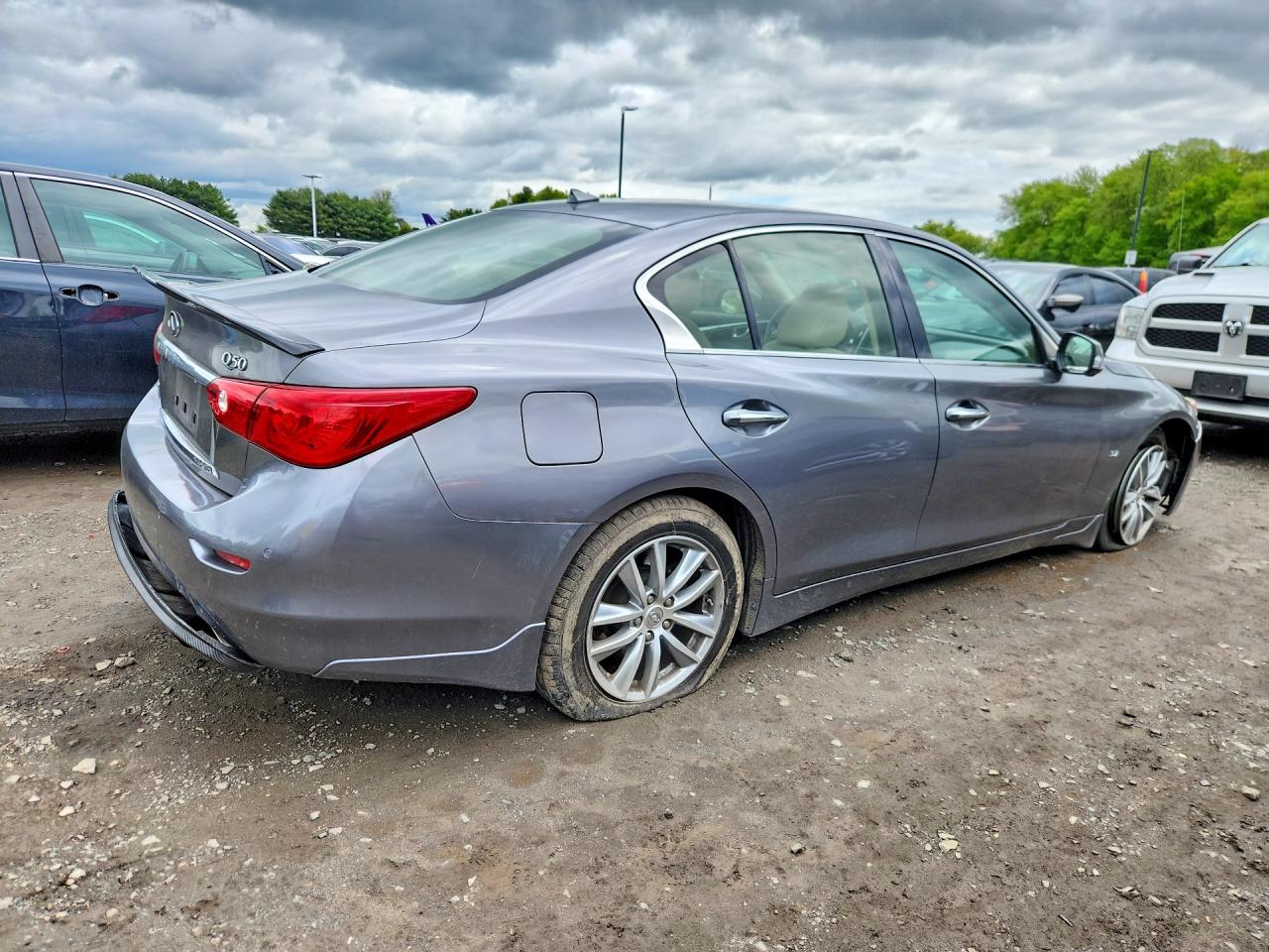2015 Infiniti Q50 Premium Серый vin: JN1BV7AR0FM392983
