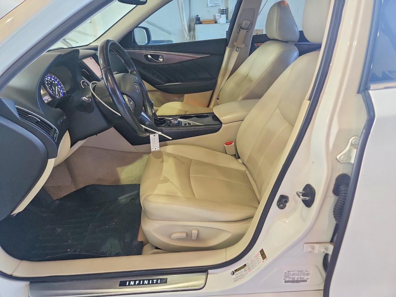 2015 Infiniti Q50 White vin: JN1BV7AR0FM394586