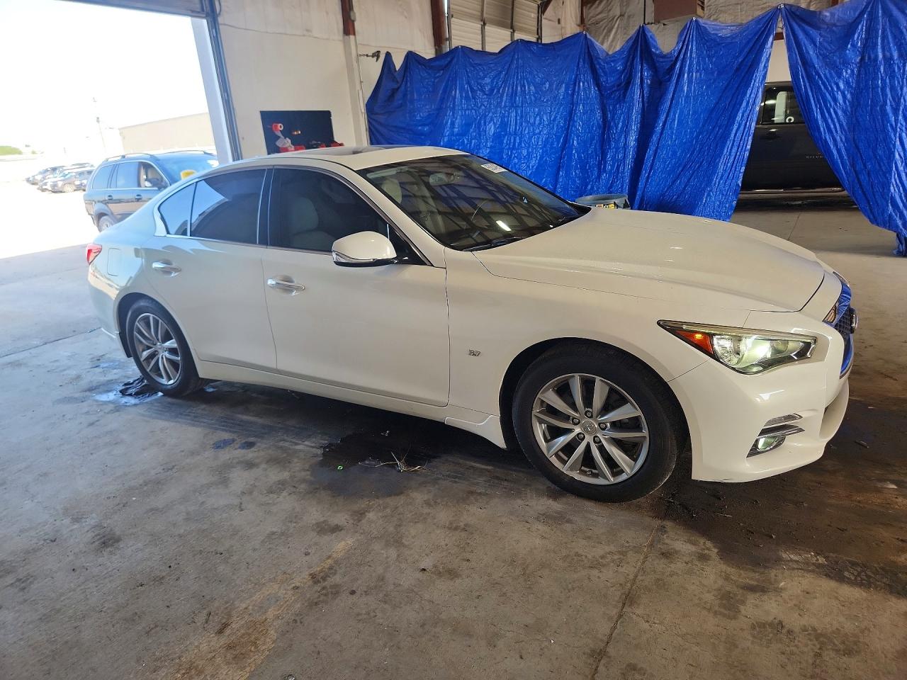 2015 Infiniti Q50 White vin: JN1BV7AR0FM394586