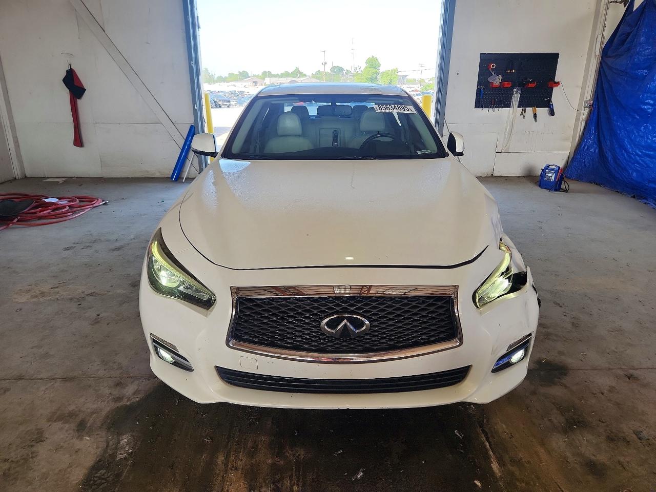 2015 Infiniti Q50 White vin: JN1BV7AR0FM394586