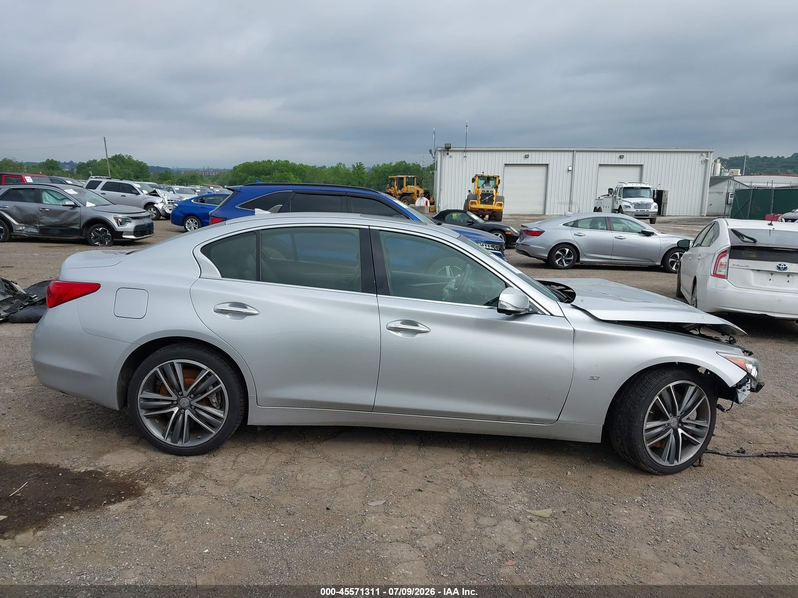 2015 Infiniti Q50 Sport Silver vin: JN1BV7AR0FM395849