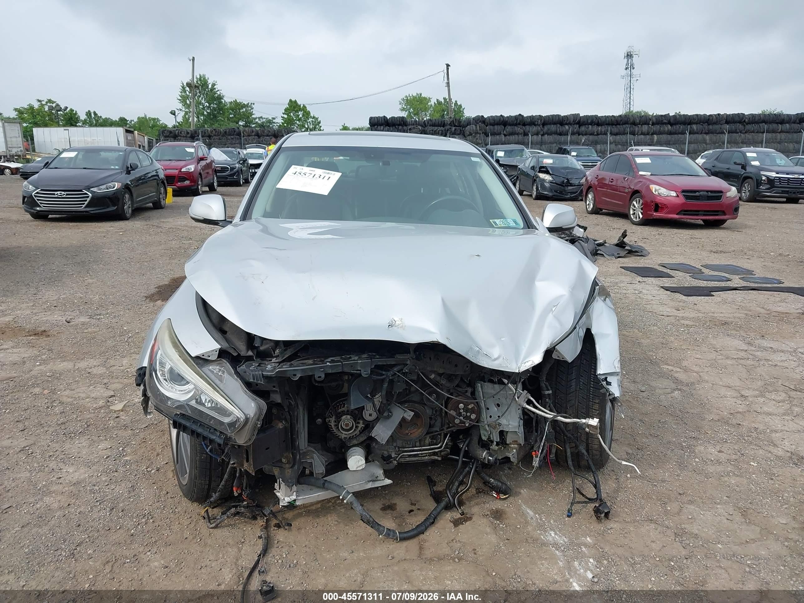 2015 Infiniti Q50 Sport Silver vin: JN1BV7AR0FM395849
