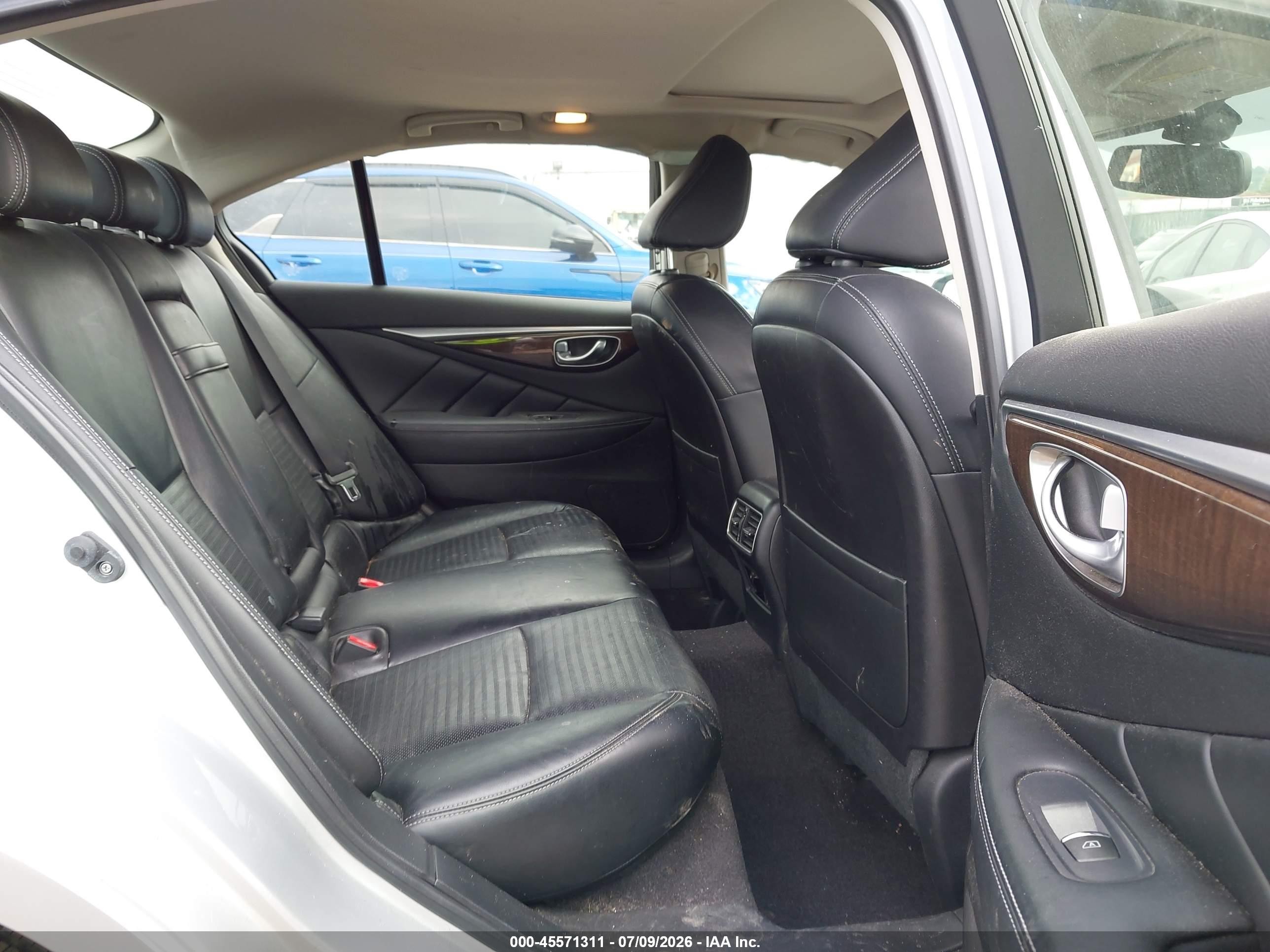 2015 Infiniti Q50 Sport Silver vin: JN1BV7AR0FM395849