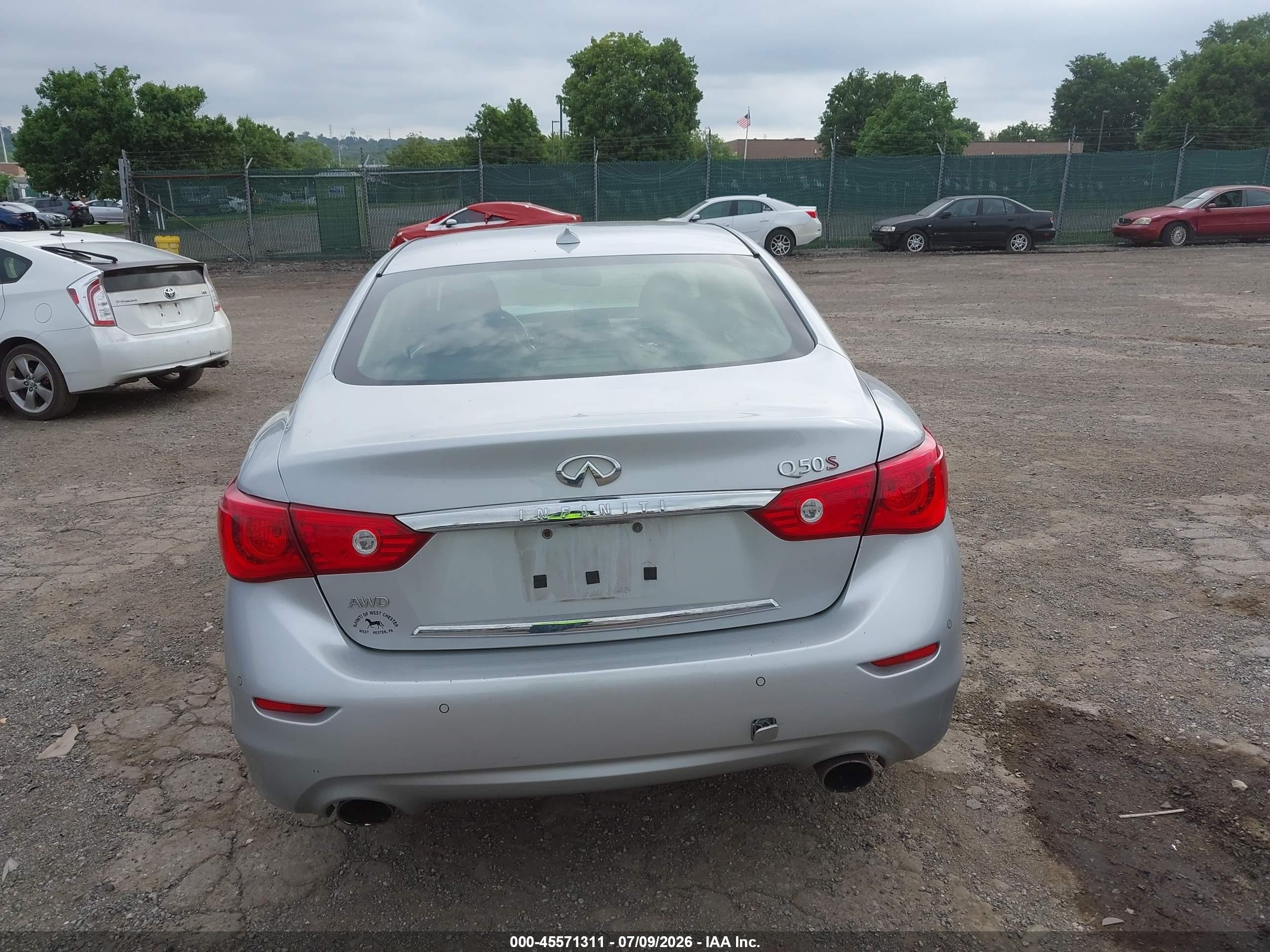 2015 Infiniti Q50 Sport Silver vin: JN1BV7AR0FM395849