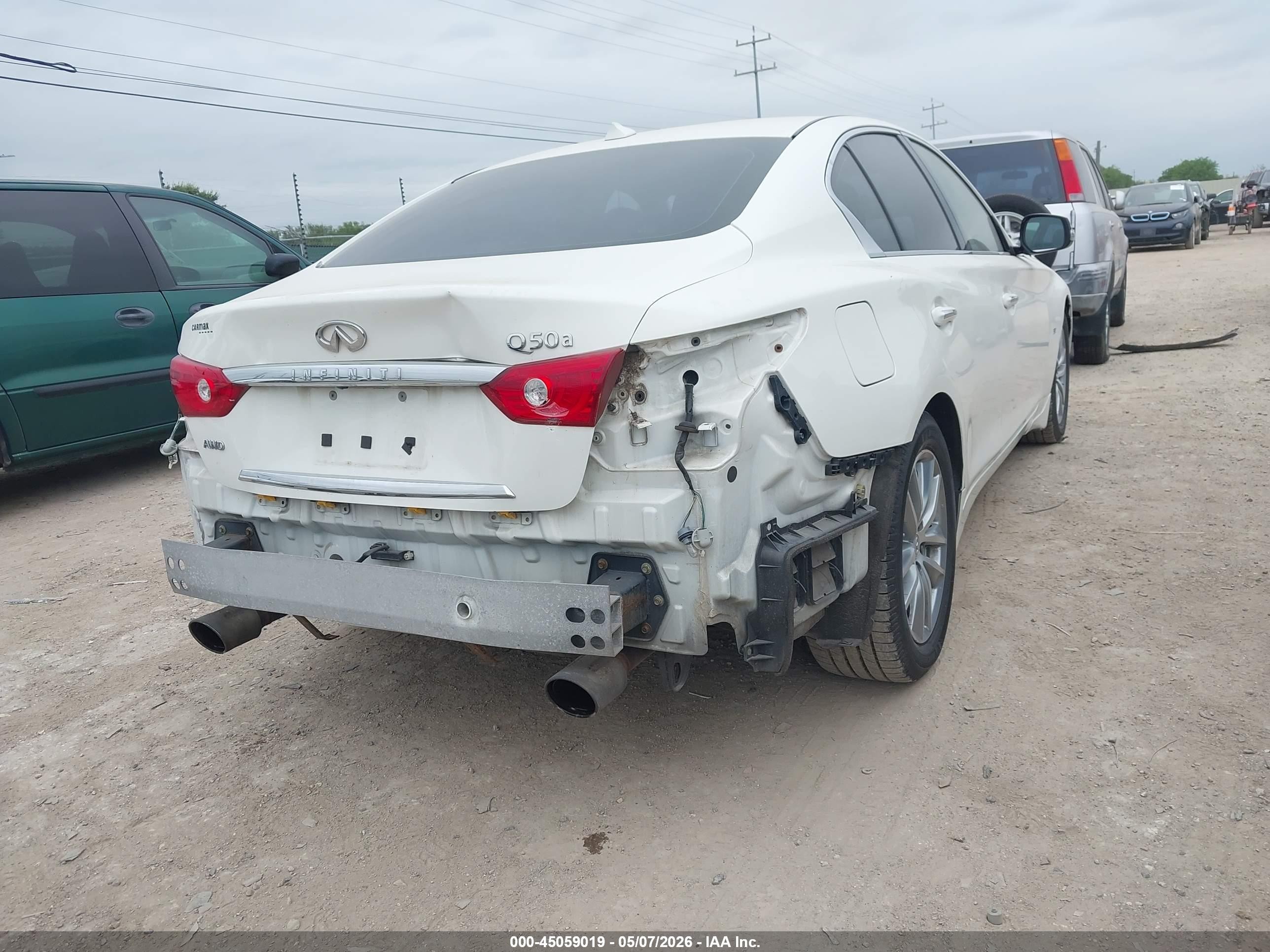 2015 Infiniti Q50   White vin: JN1BV7AR0FM398928