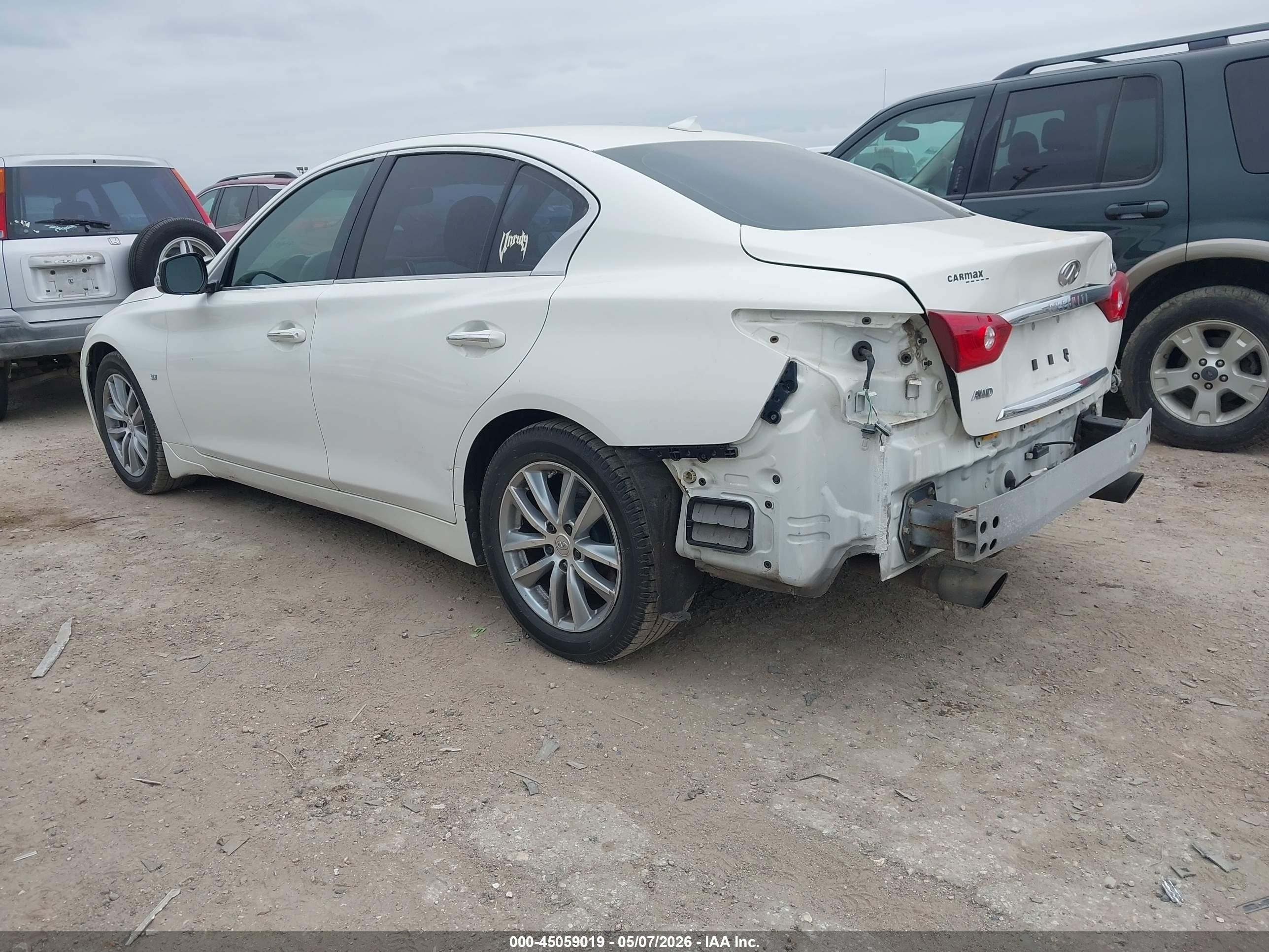 2015 Infiniti Q50   White vin: JN1BV7AR0FM398928