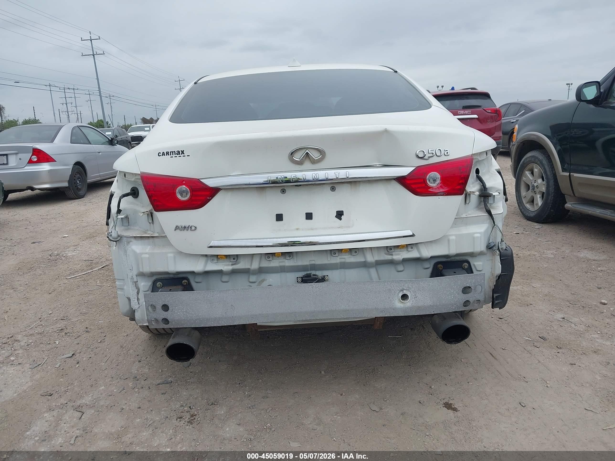 2015 Infiniti Q50   White vin: JN1BV7AR0FM398928
