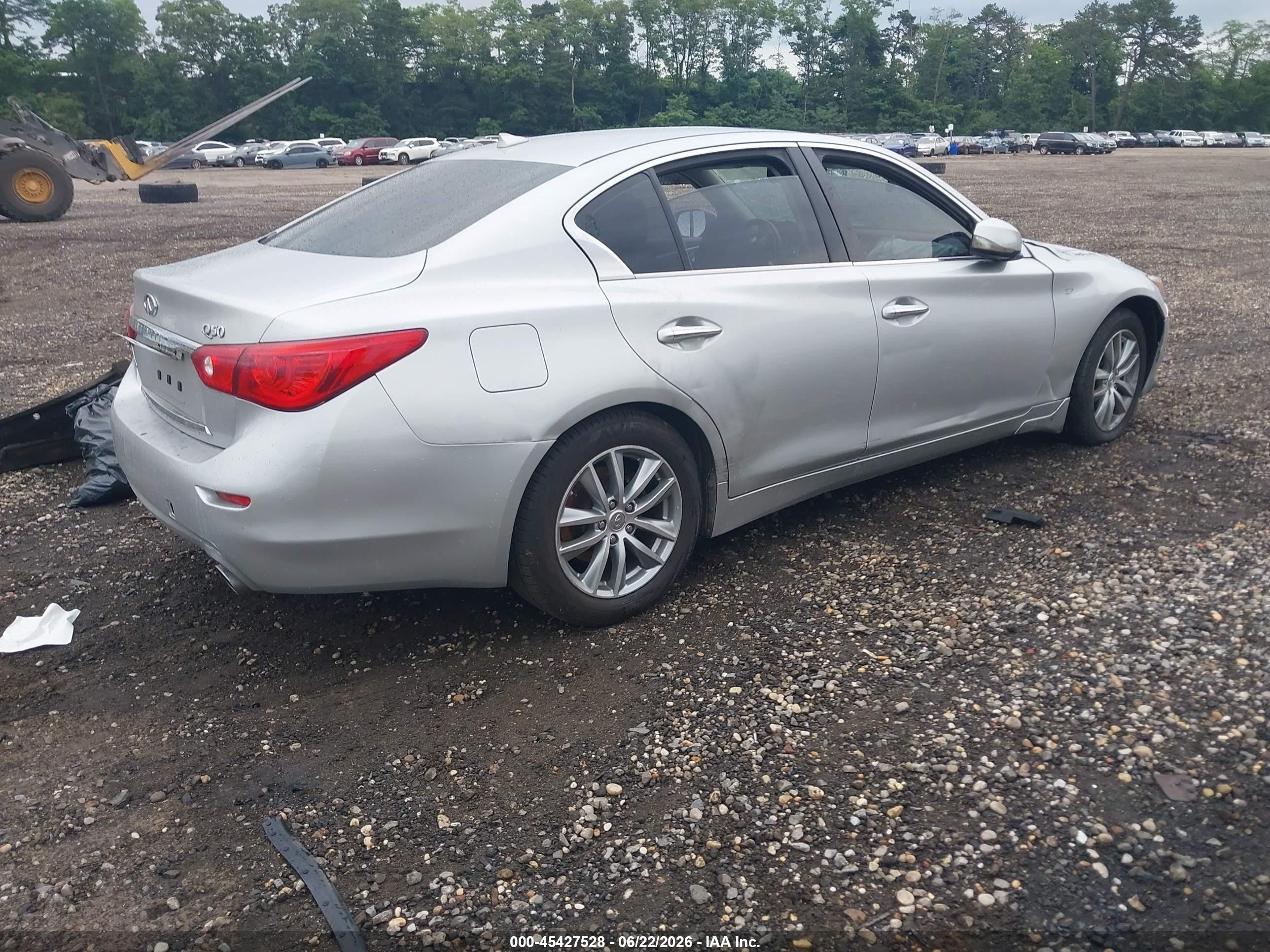2015 Infiniti Q50 Premium Silver vin: JN1BV7AR0FM403495