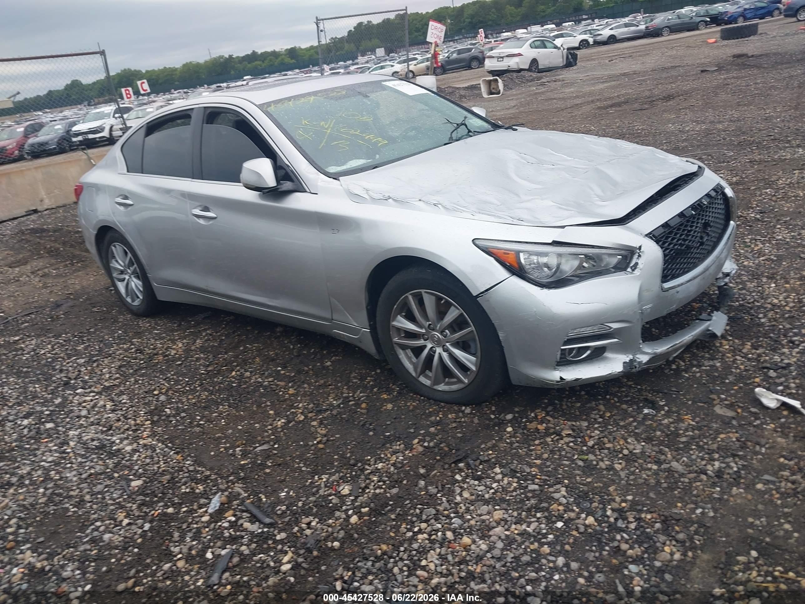 2015 Infiniti Q50 Premium Silver vin: JN1BV7AR0FM403495