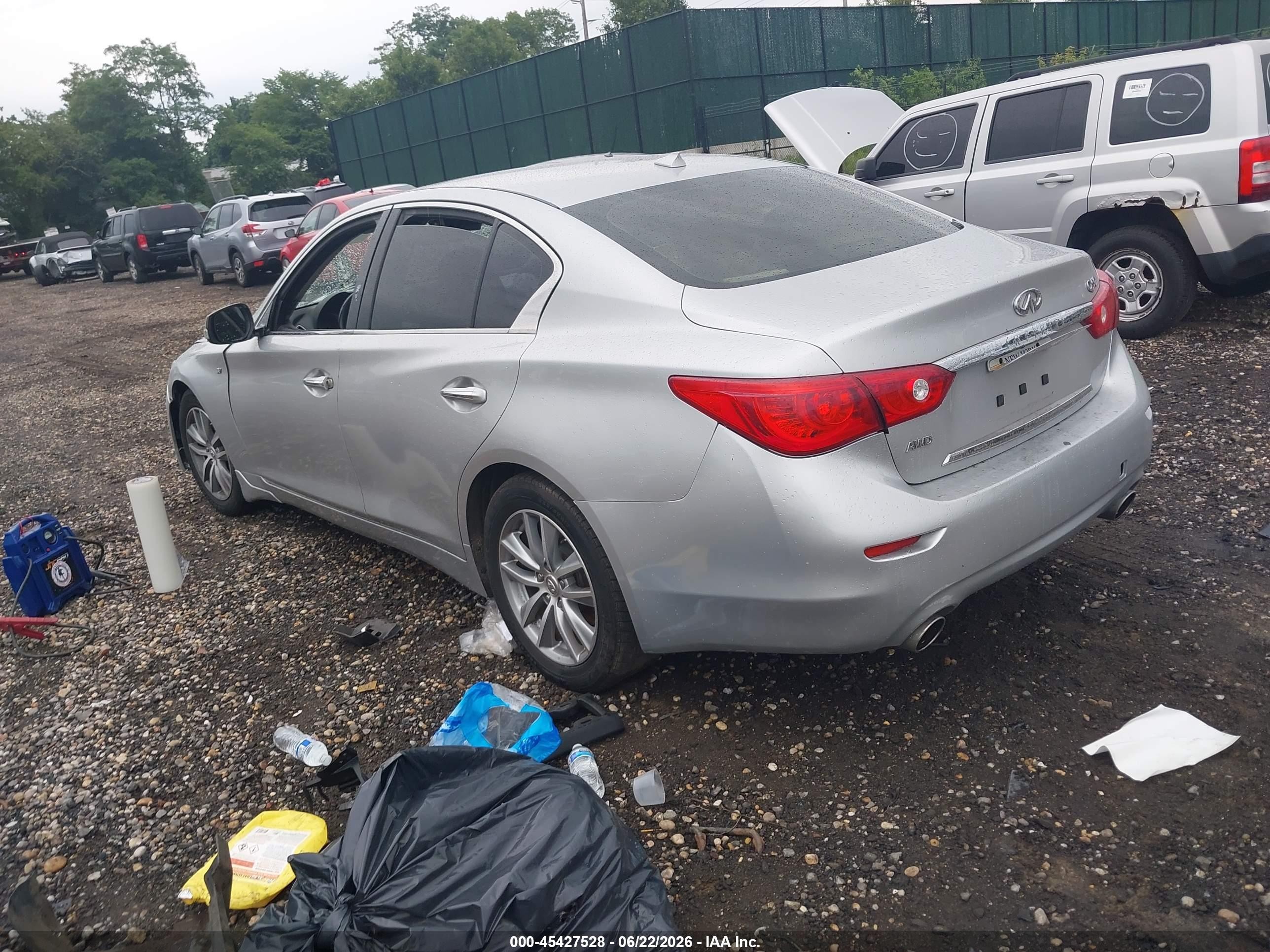 2015 Infiniti Q50 Premium Silver vin: JN1BV7AR0FM403495