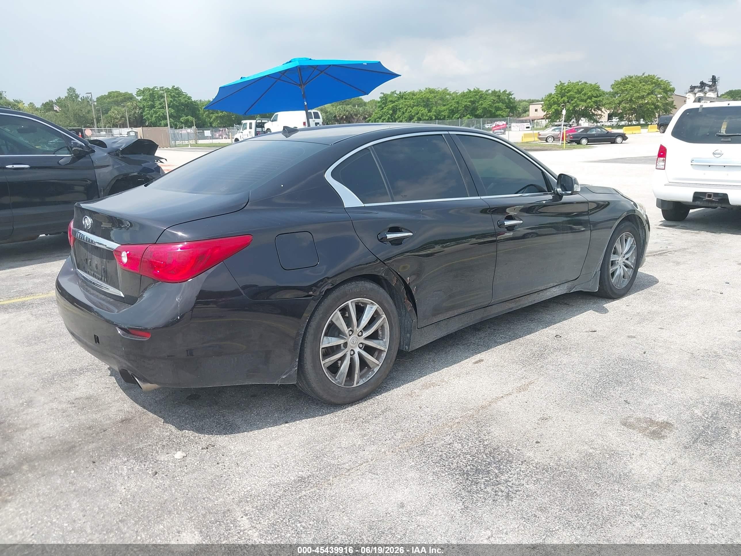 2015 Infiniti Q50 Premium Black vin: JN1BV7AR0FM407451