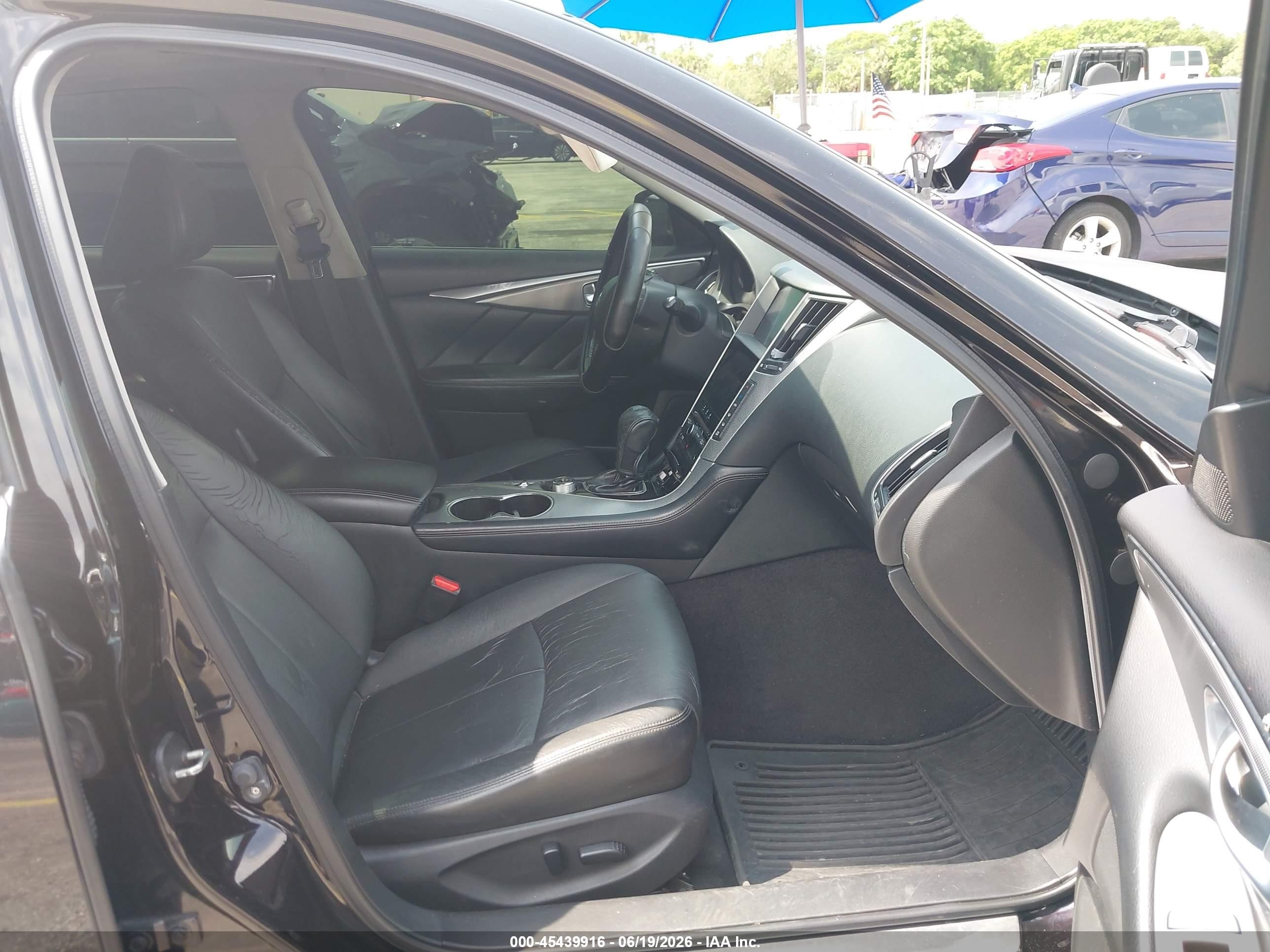 2015 Infiniti Q50 Premium Black vin: JN1BV7AR0FM407451