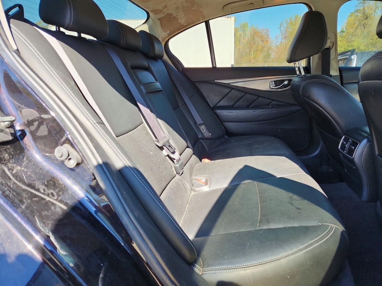 2015 Infiniti Q50 Premium Black vin: JN1BV7AR0FM414268