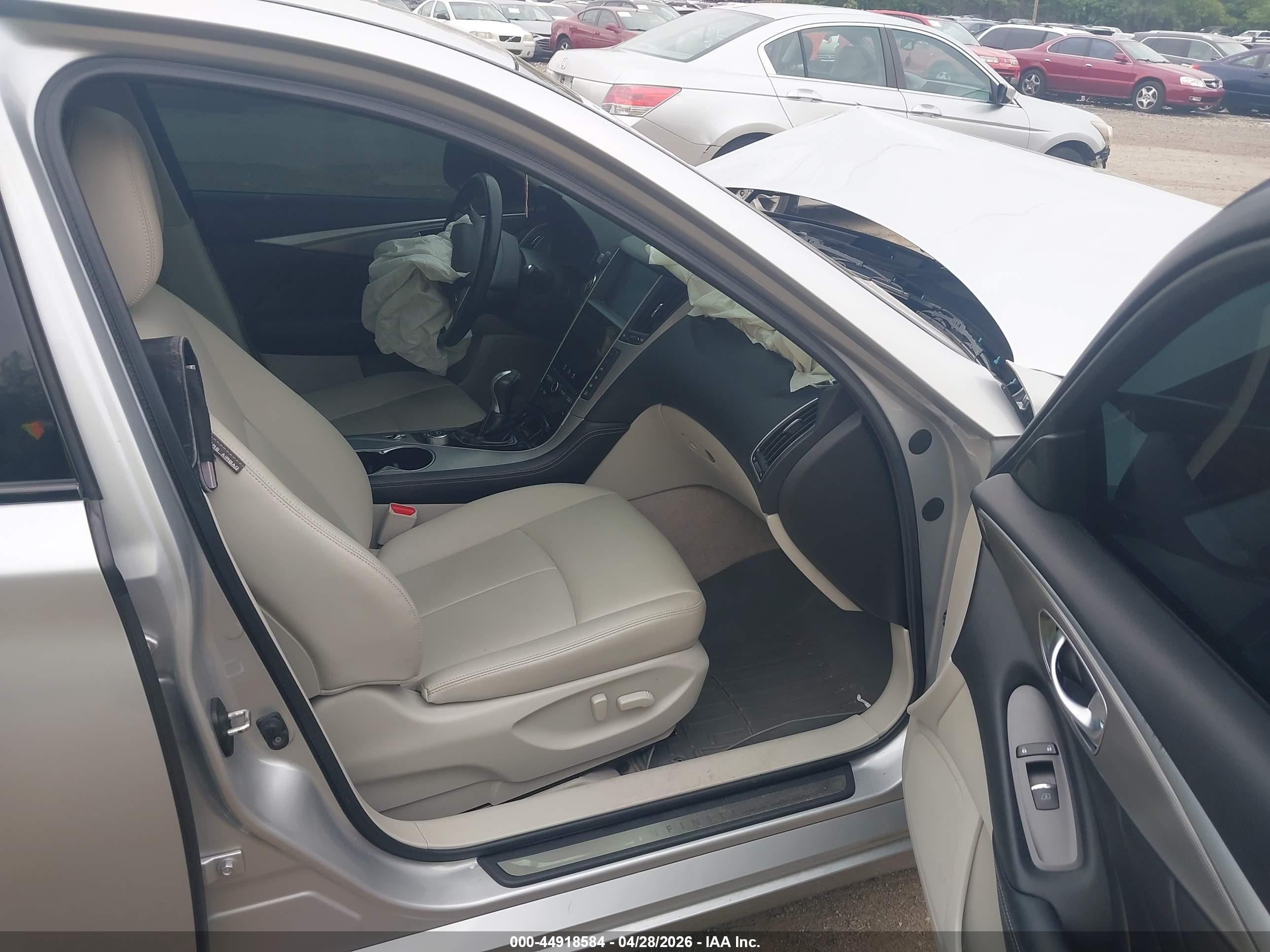 2015 Infiniti Q50 Premium Silver vin: JN1BV7AR0FM415128