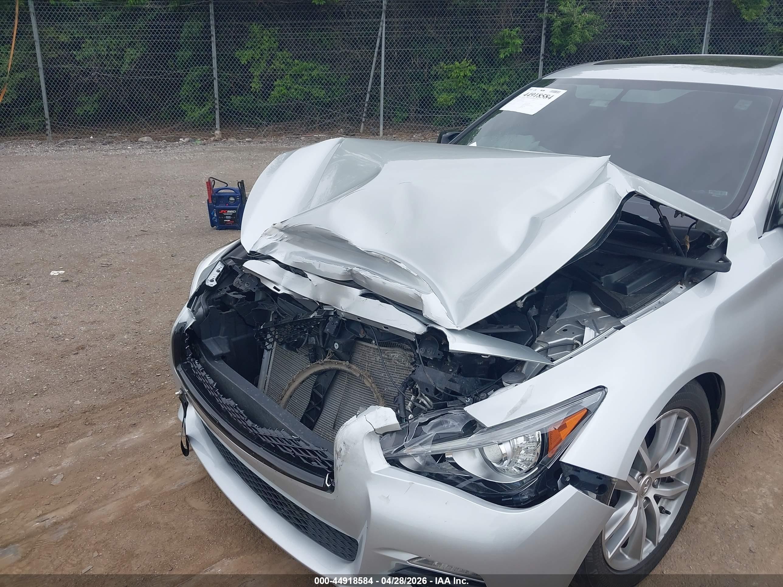2015 Infiniti Q50 Premium Silver vin: JN1BV7AR0FM415128