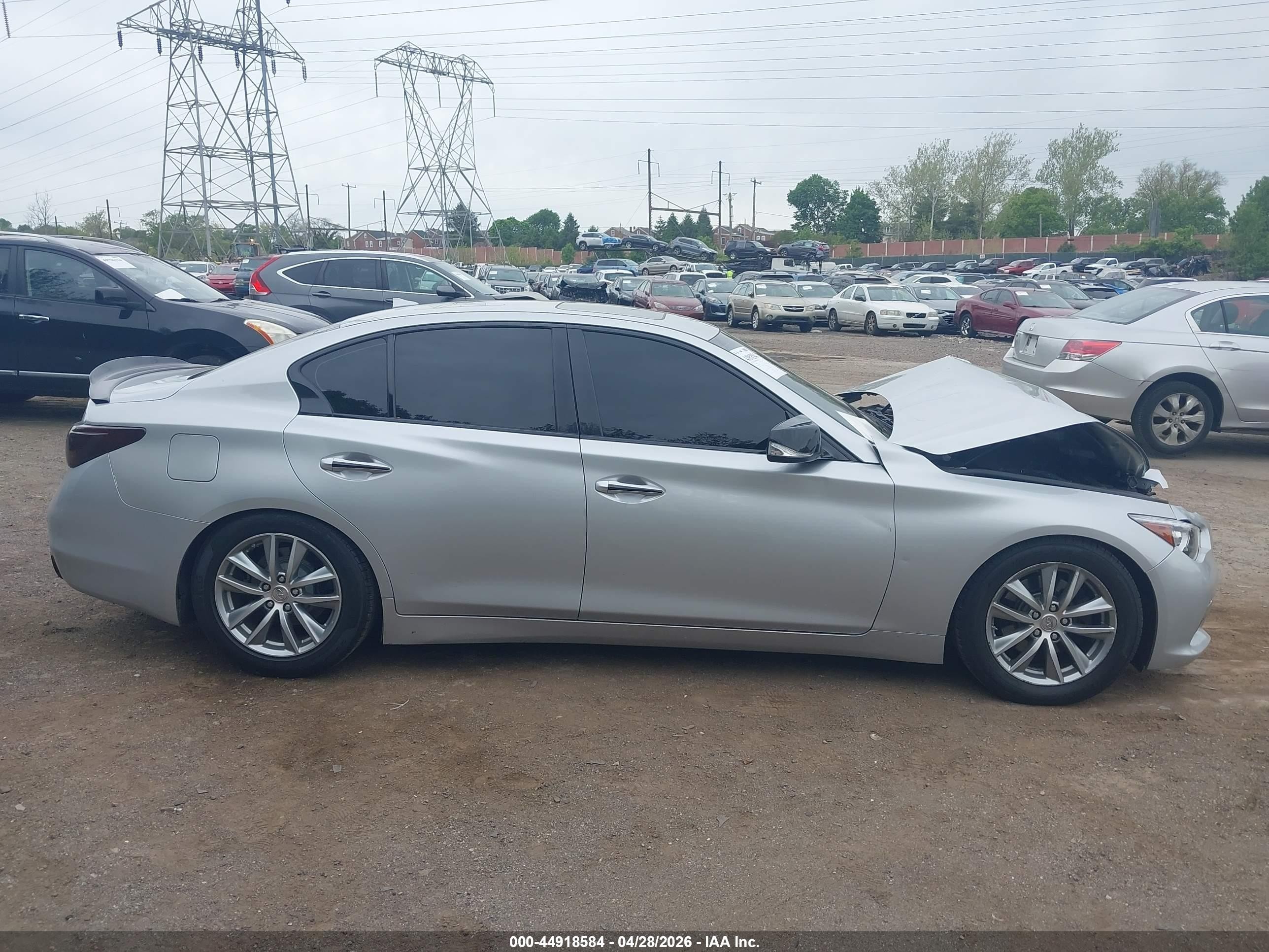 2015 Infiniti Q50 Premium Silver vin: JN1BV7AR0FM415128