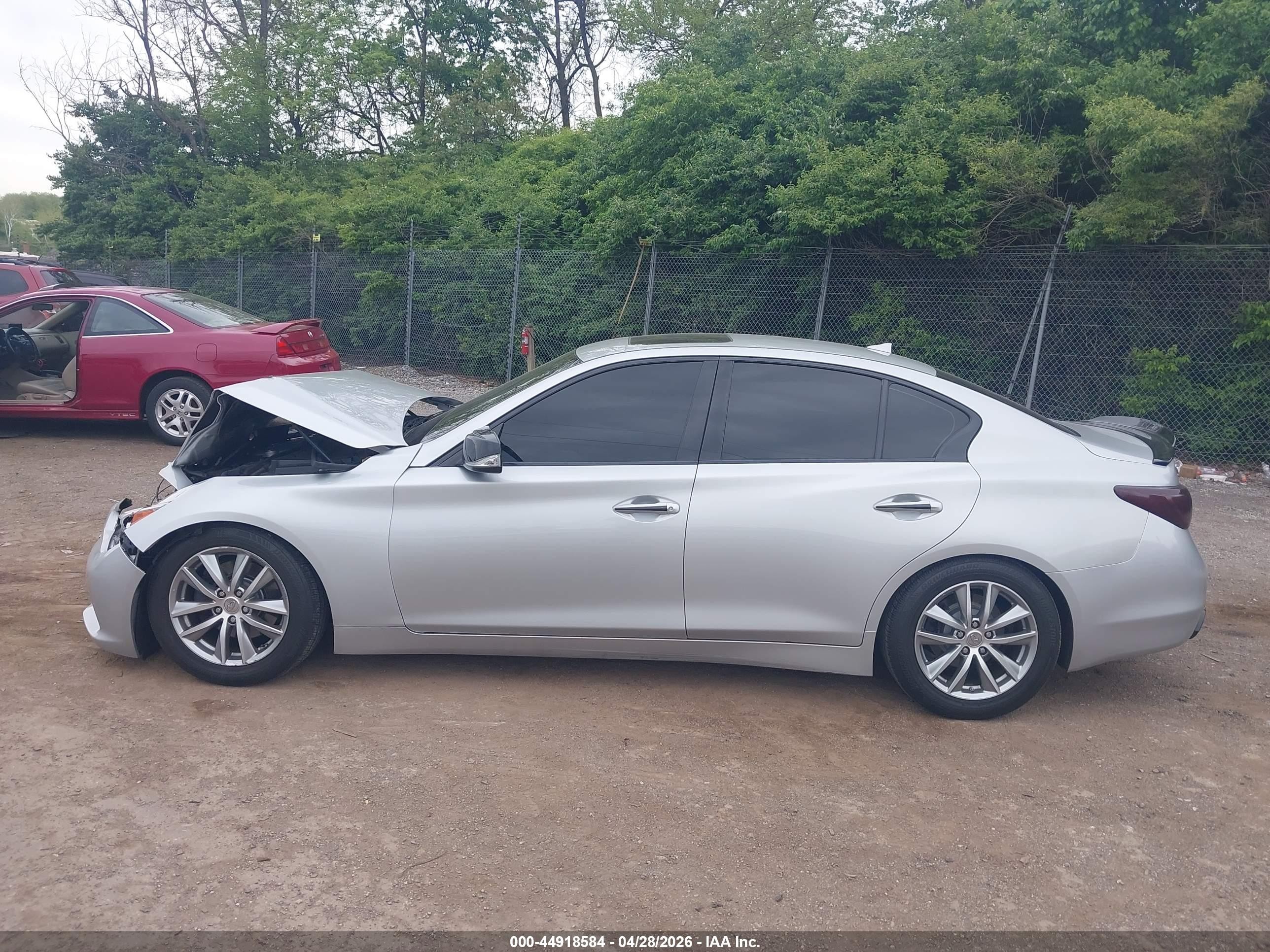 2015 Infiniti Q50 Premium Silver vin: JN1BV7AR0FM415128