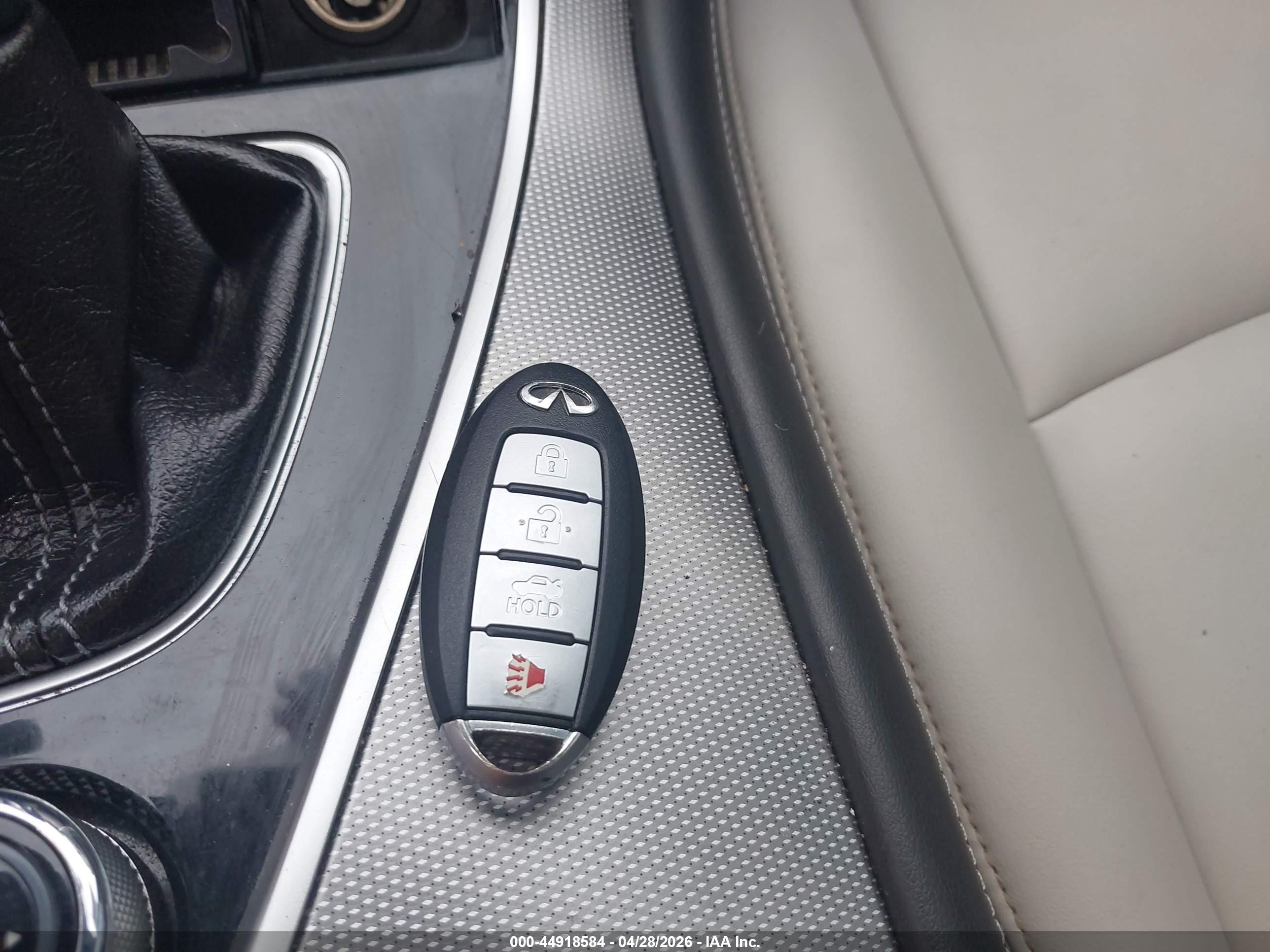 2015 Infiniti Q50 Premium Silver vin: JN1BV7AR0FM415128