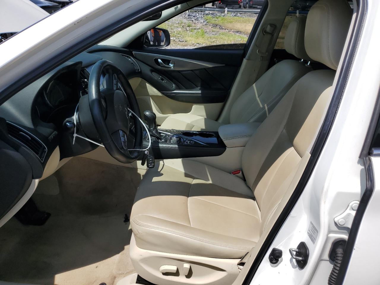 2015 Infiniti Q50 Premium White vin: JN1BV7AR0FM420085