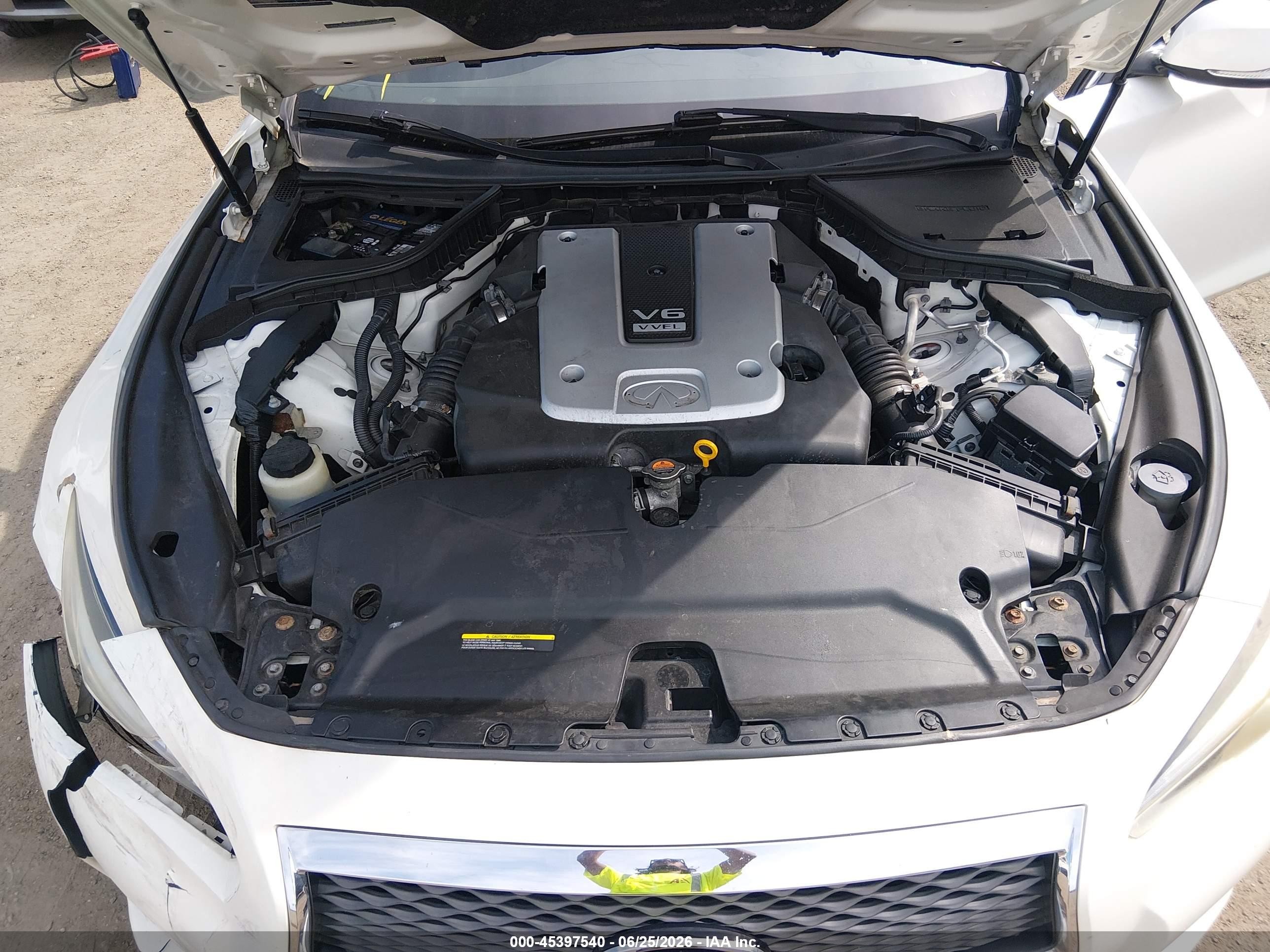 2015 Infiniti Q50 Premium Белый vin: JN1BV7AR0FM422533