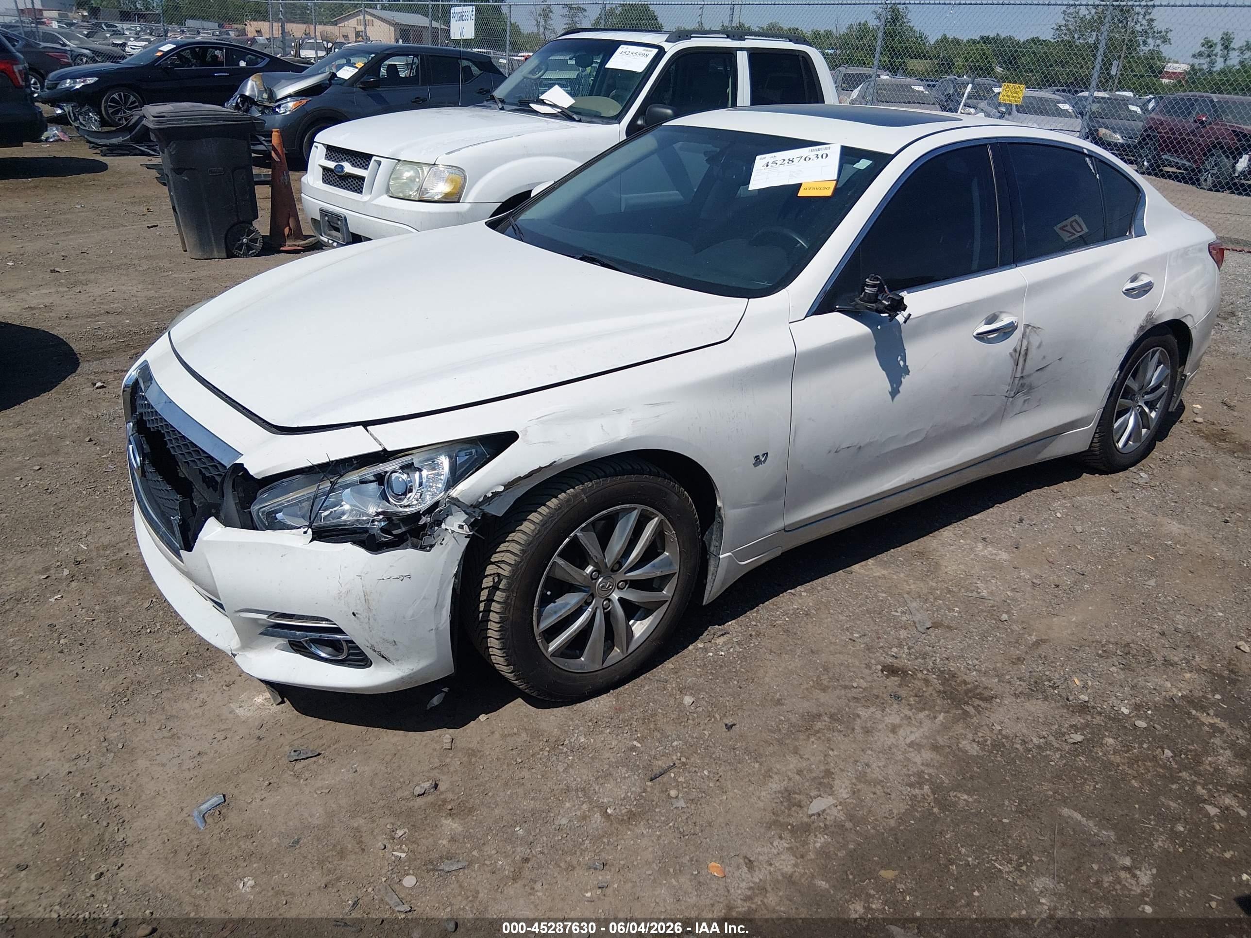 2014 Infiniti Q50 Premium Cream vin: JN1BV7AR1EM695091
