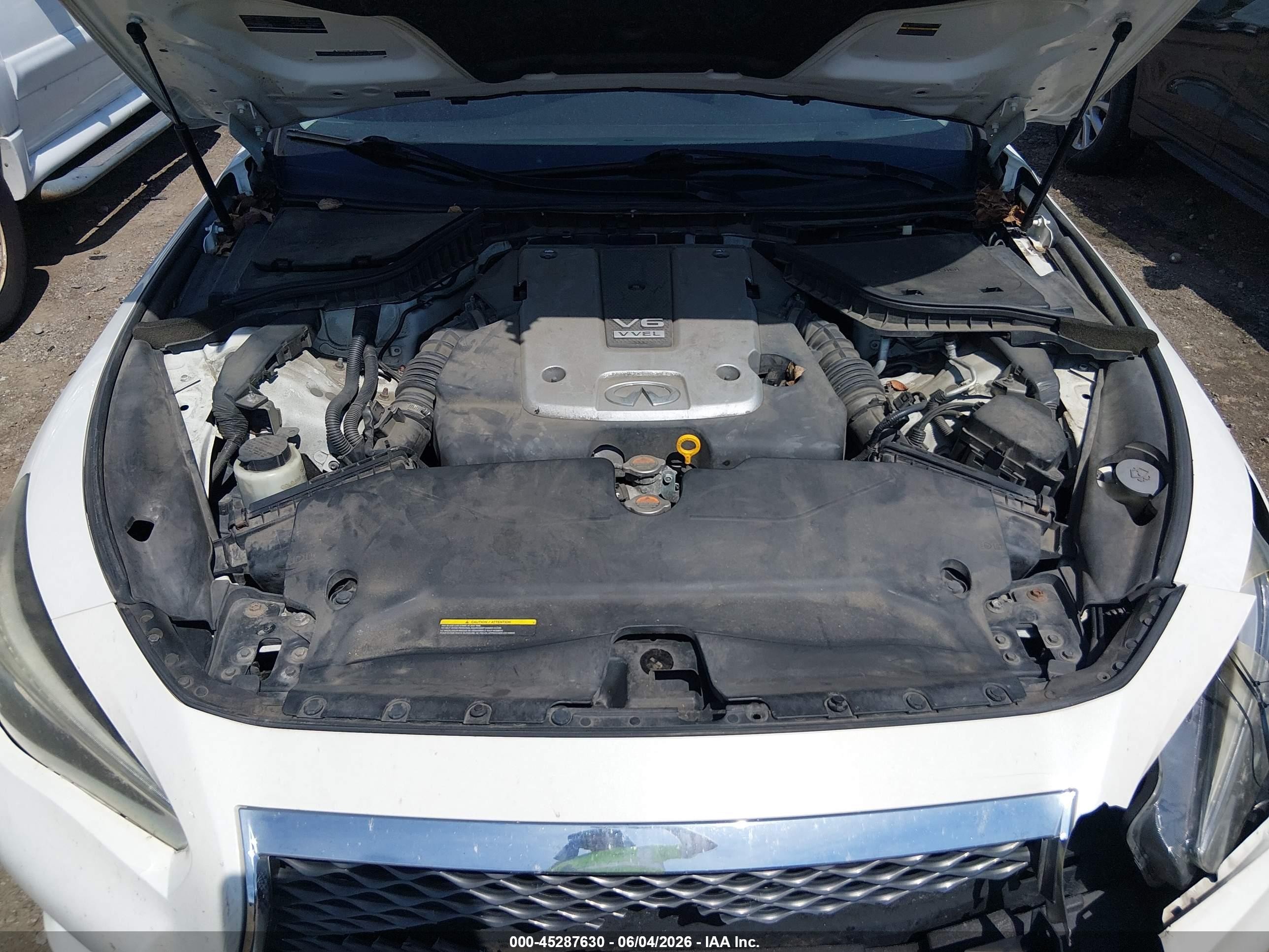 2014 Infiniti Q50 Premium Cream vin: JN1BV7AR1EM695091