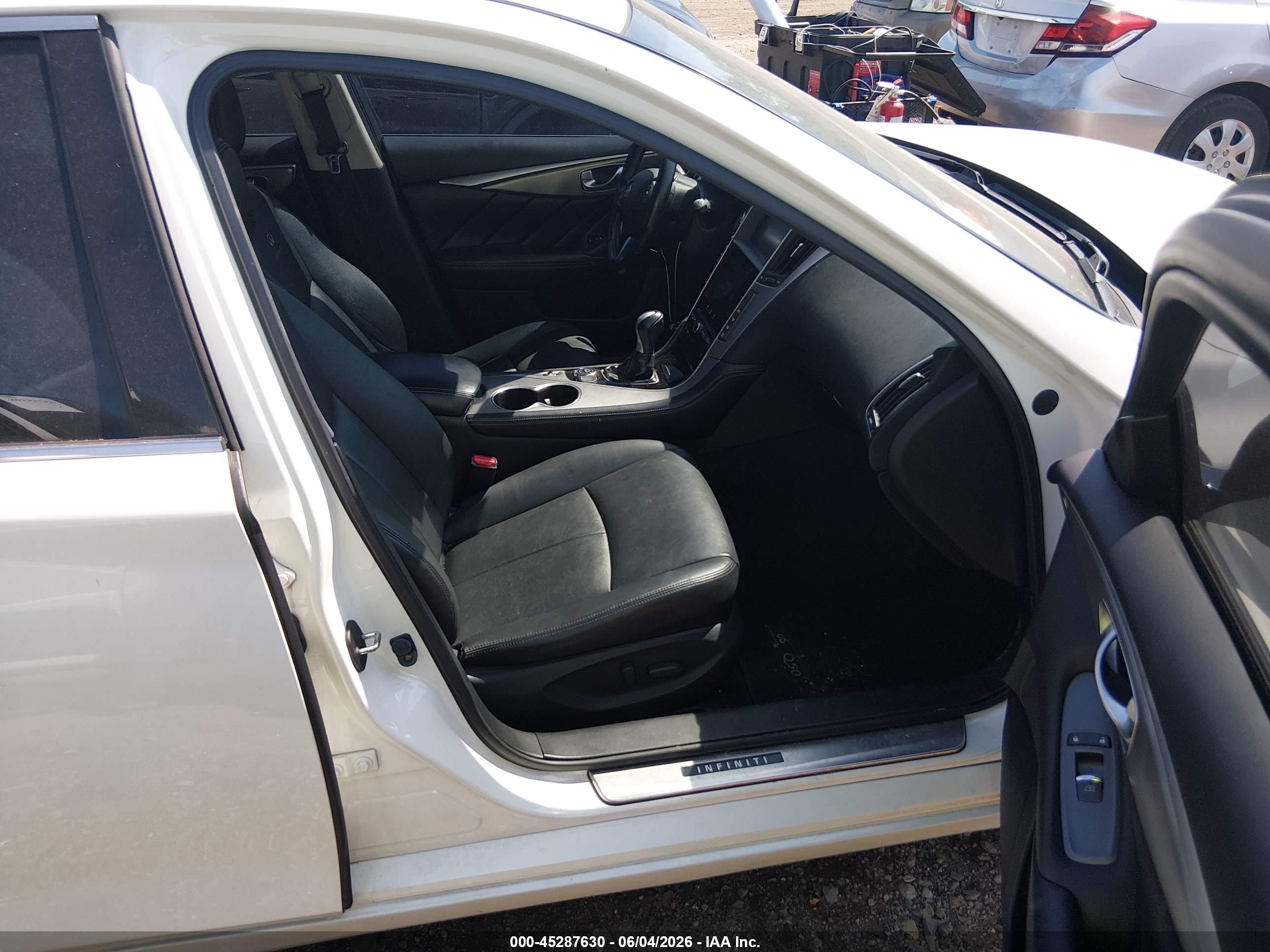 2014 Infiniti Q50 Premium Cream vin: JN1BV7AR1EM695091