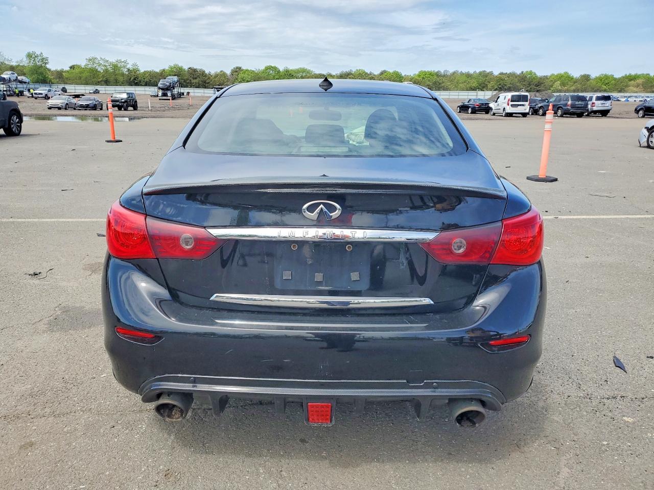2014 Infiniti Q50 Premium Black vin: JN1BV7AR1EM701360
