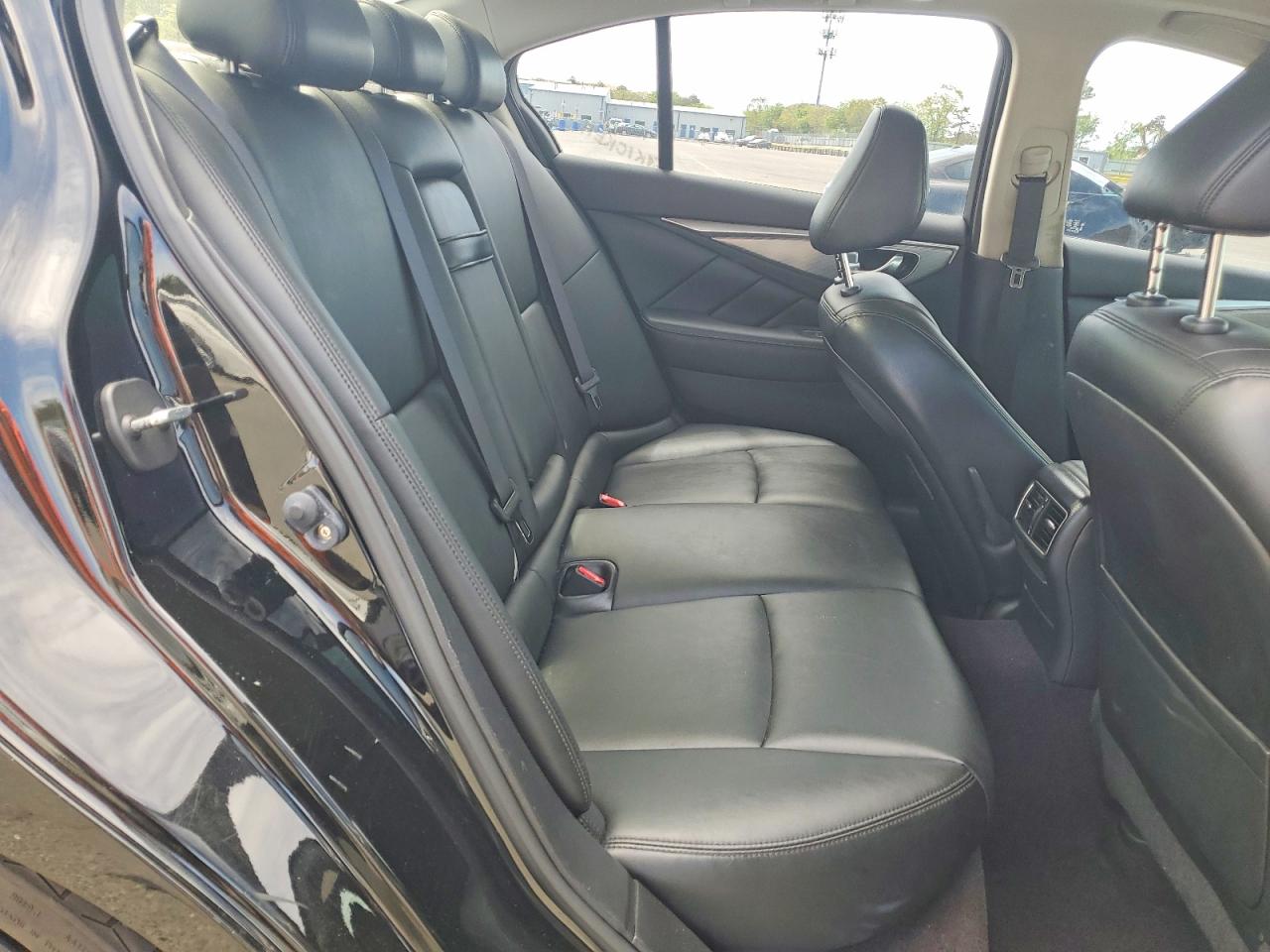 2014 Infiniti Q50 Premium Black vin: JN1BV7AR1EM701360