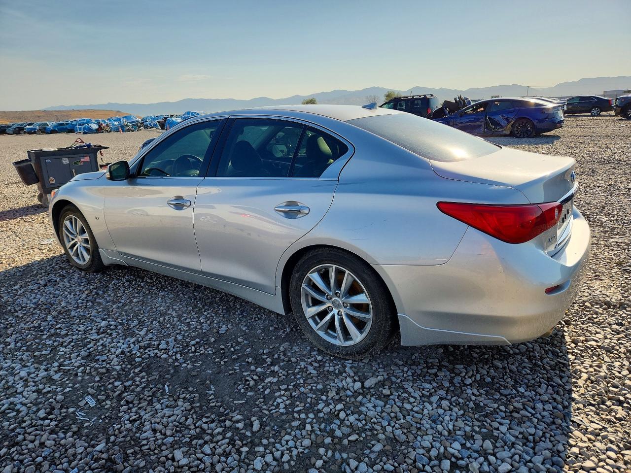 2014 Infiniti Q50 Premium Серебряный vin: JN1BV7AR1EM705165