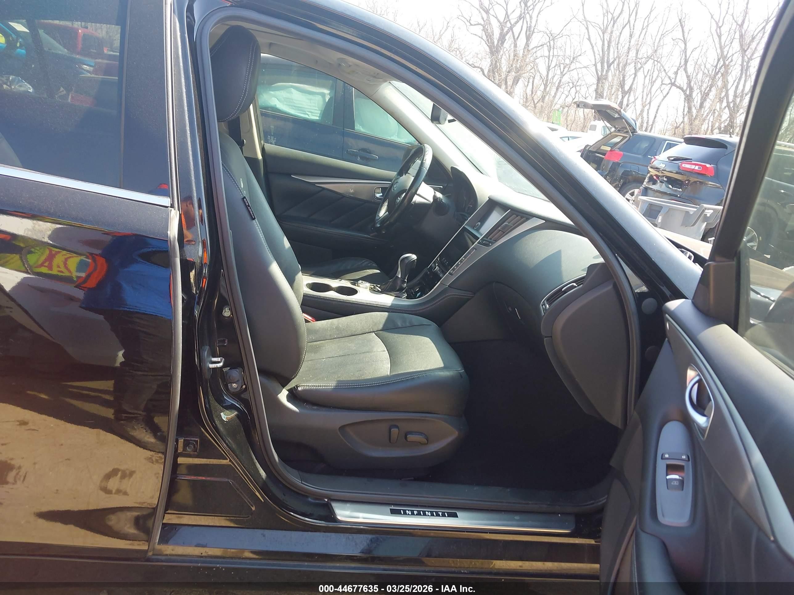 2014 Infiniti Q50 Premium Black vin: JN1BV7AR1EM705621
