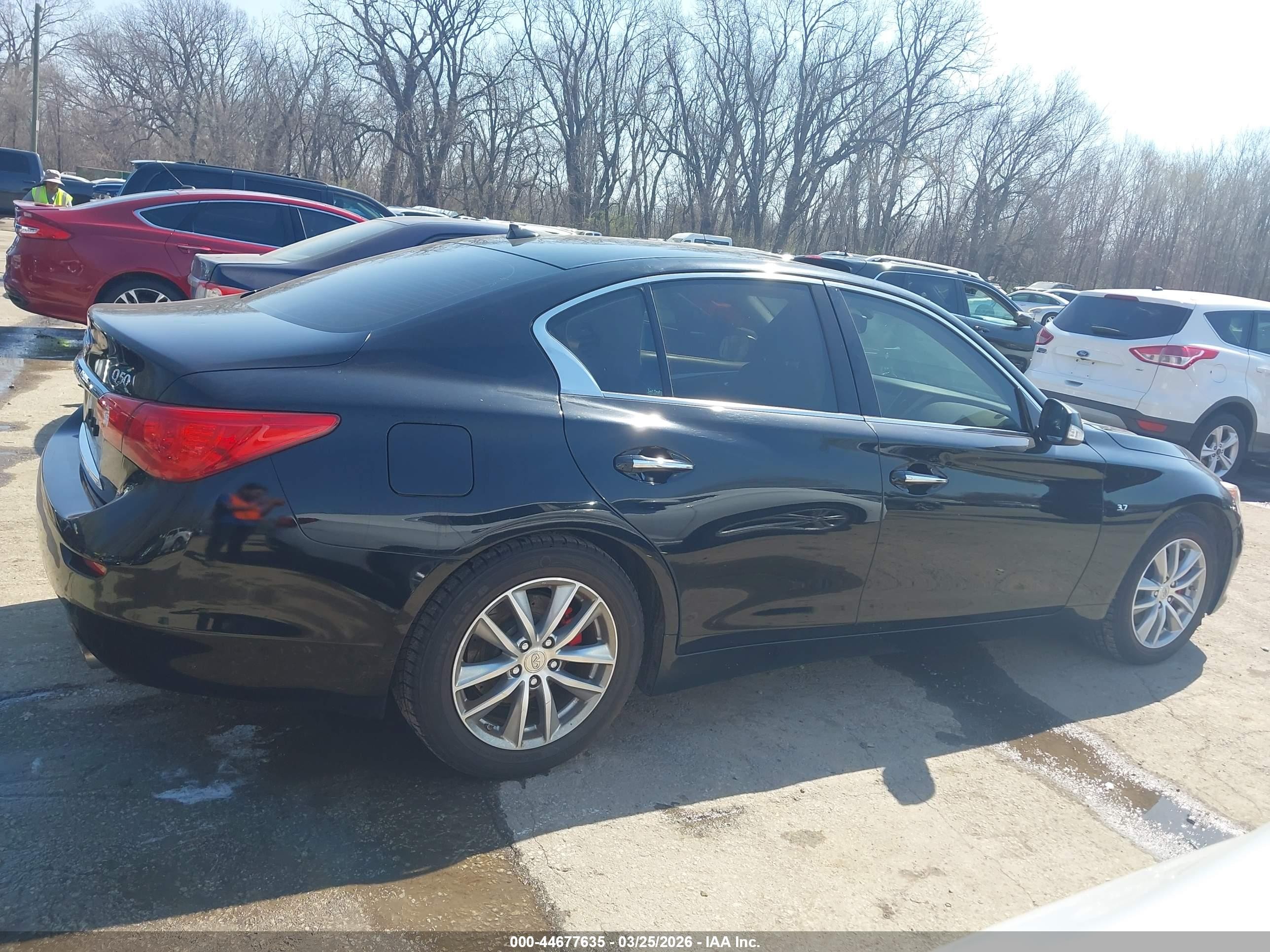 2014 Infiniti Q50 Premium Black vin: JN1BV7AR1EM705621