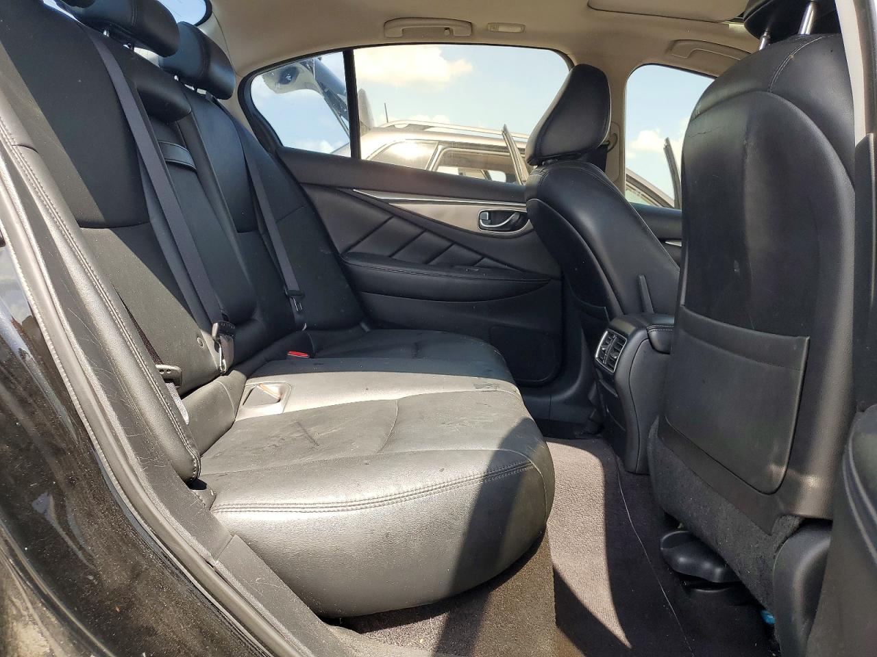 2015 Infiniti Q50 Base Black vin: JN1BV7AR1FM401772