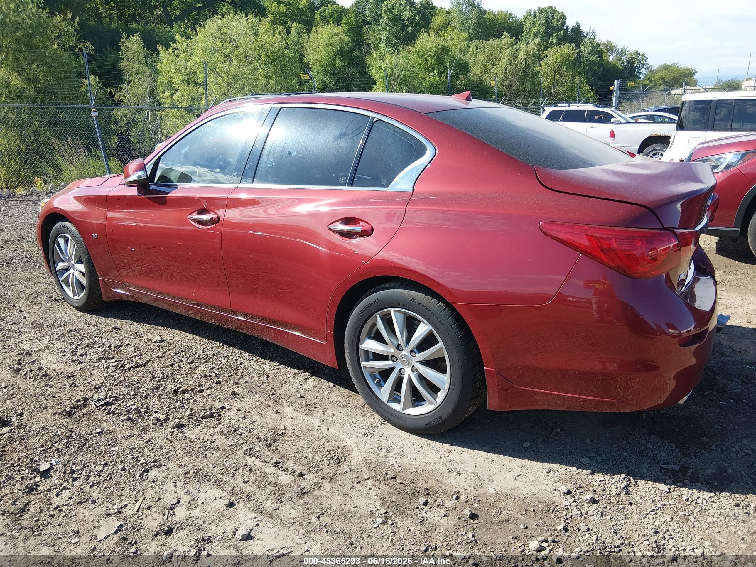 2015 Infiniti Q50 Premium Red vin: JN1BV7AR1FM405420