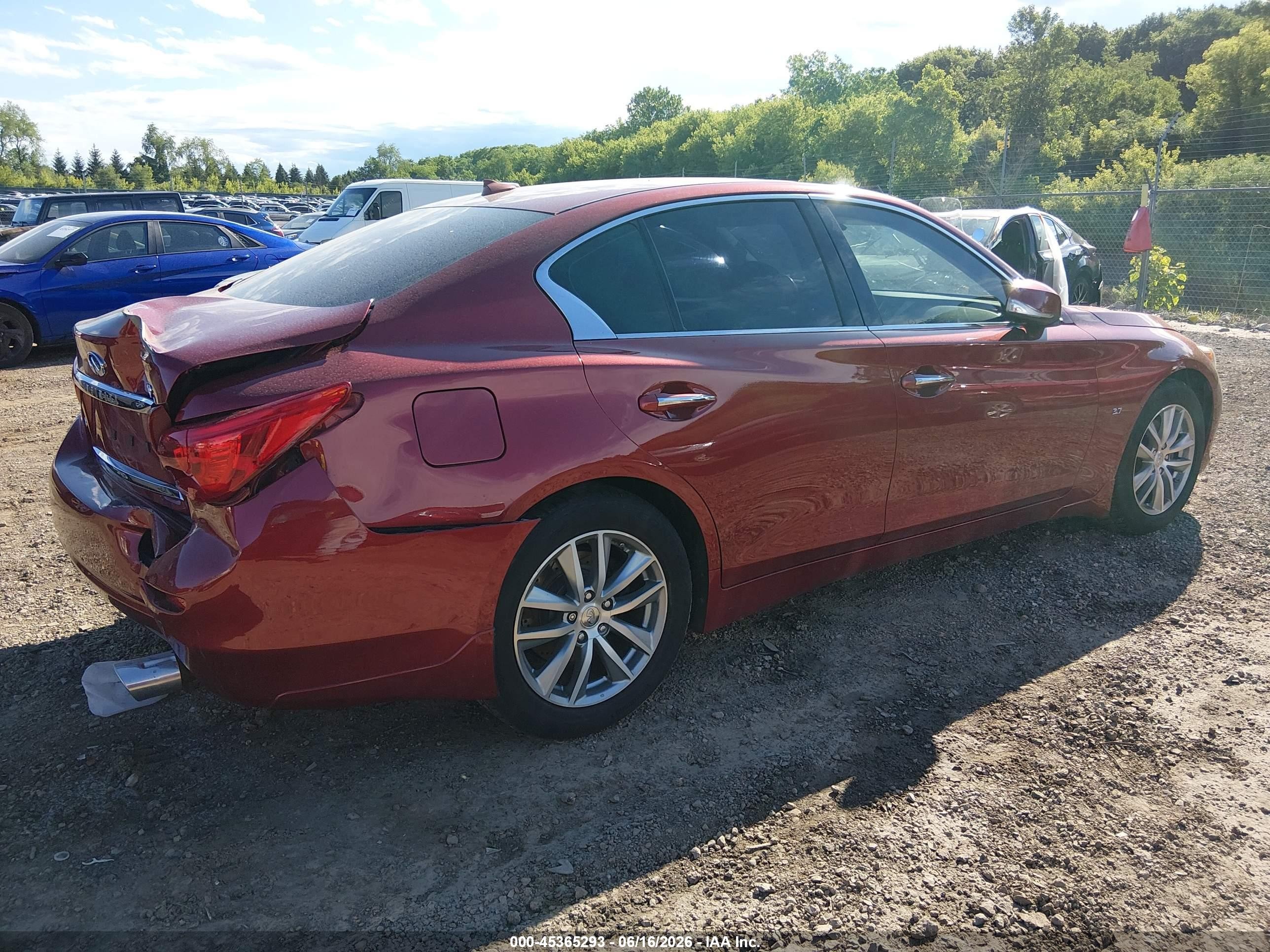 2015 Infiniti Q50 Premium Red vin: JN1BV7AR1FM405420