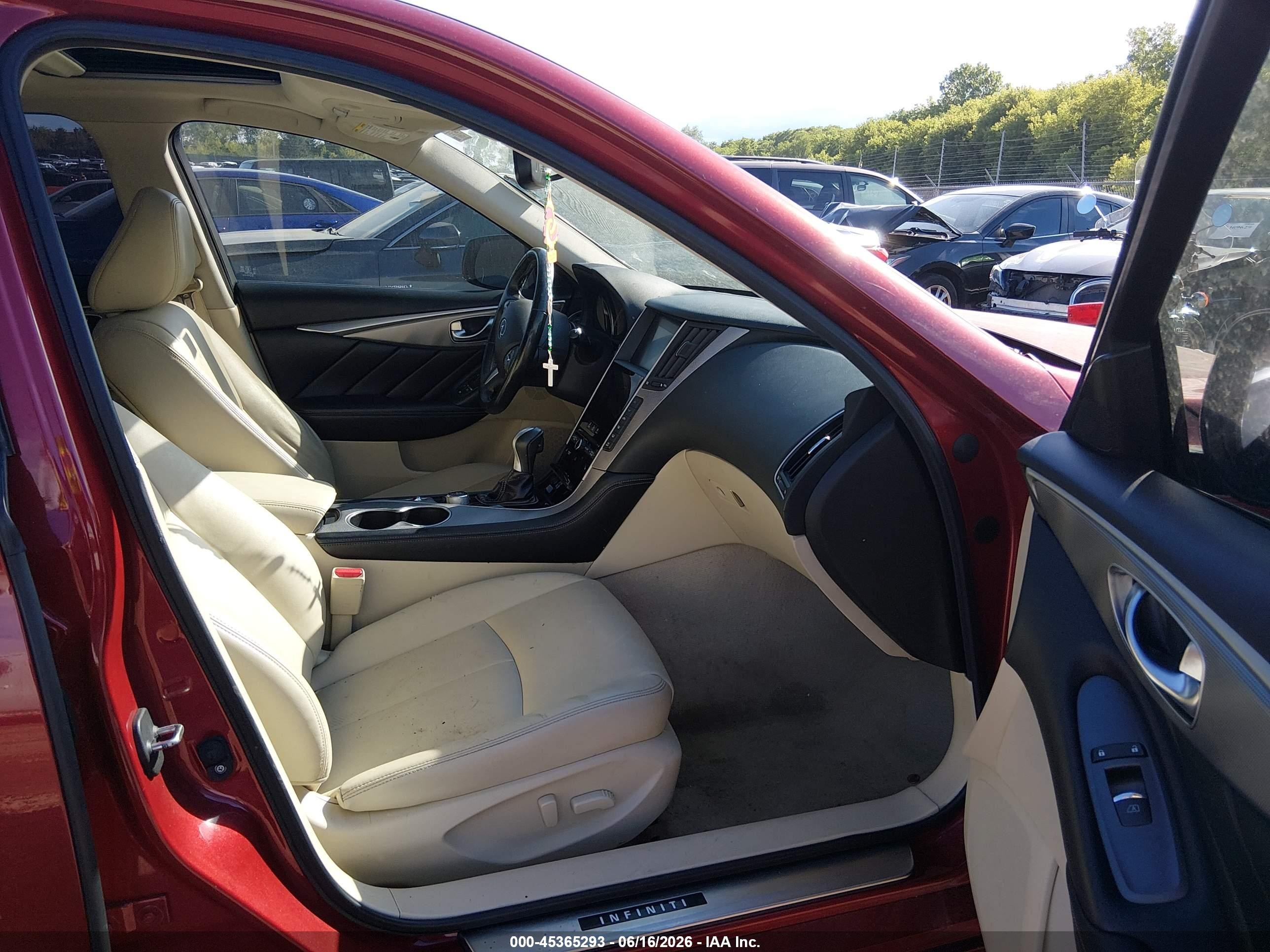2015 Infiniti Q50 Premium Red vin: JN1BV7AR1FM405420