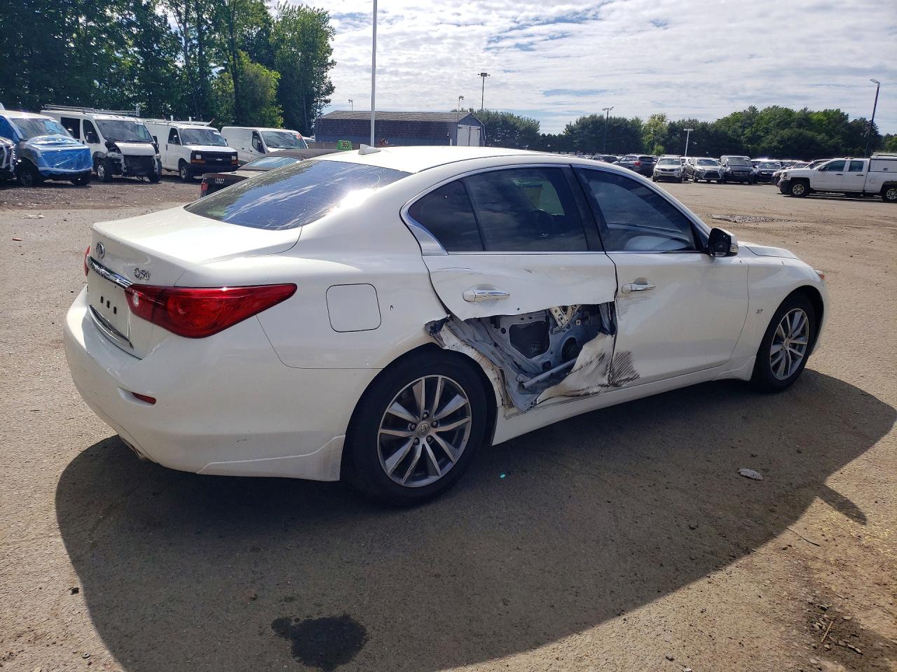 2015 Infiniti Q50 Premium White vin: JN1BV7AR1FM412108