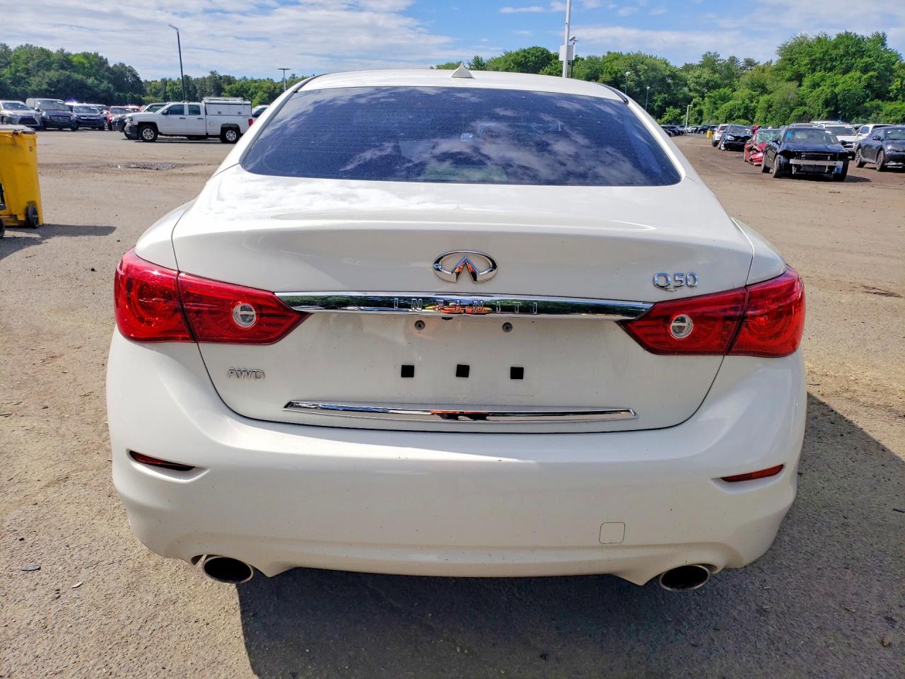 2015 Infiniti Q50 Premium White vin: JN1BV7AR1FM412108
