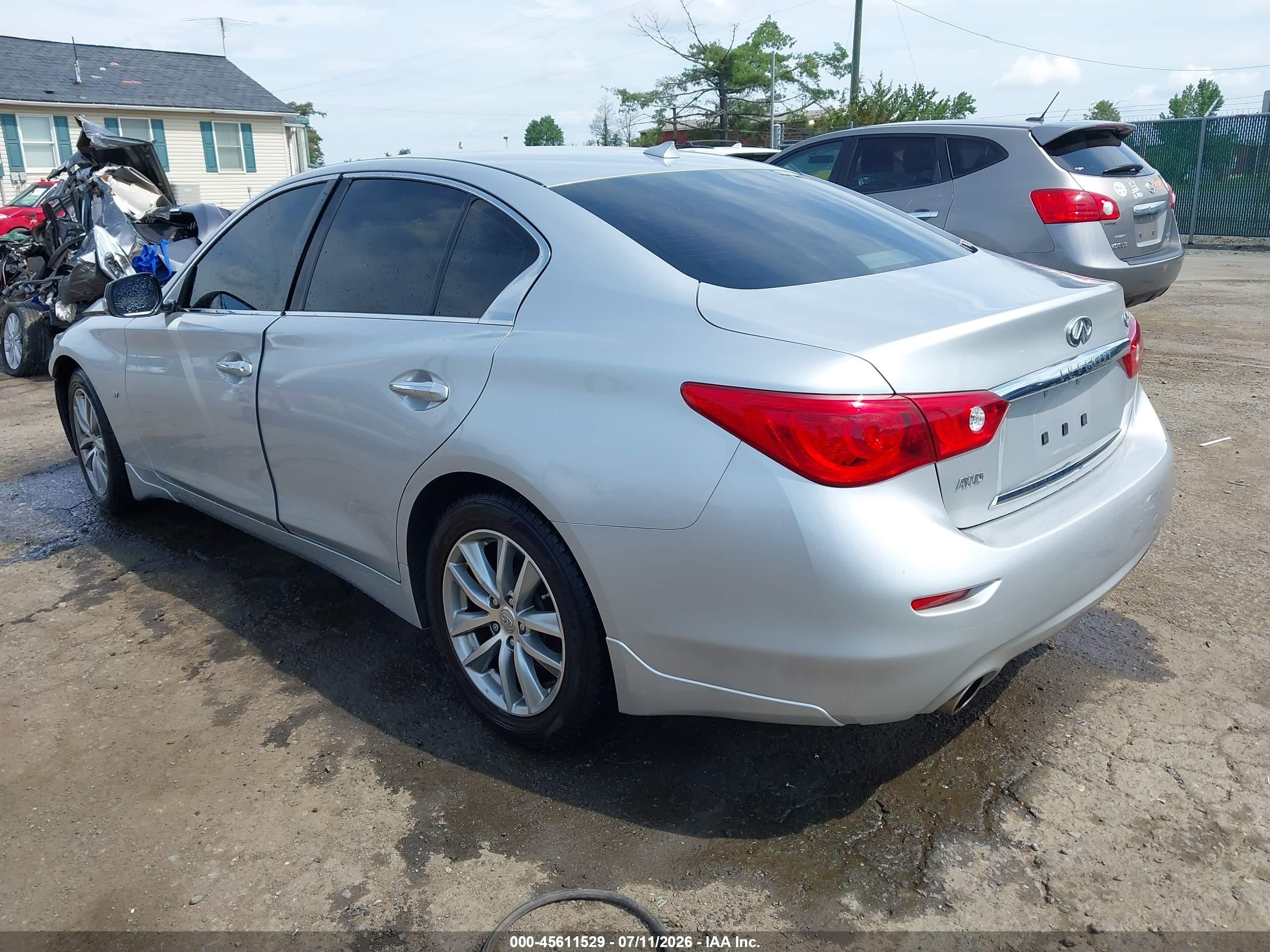 2015 Infiniti Q50   Silver vin: JN1BV7AR1FM415459