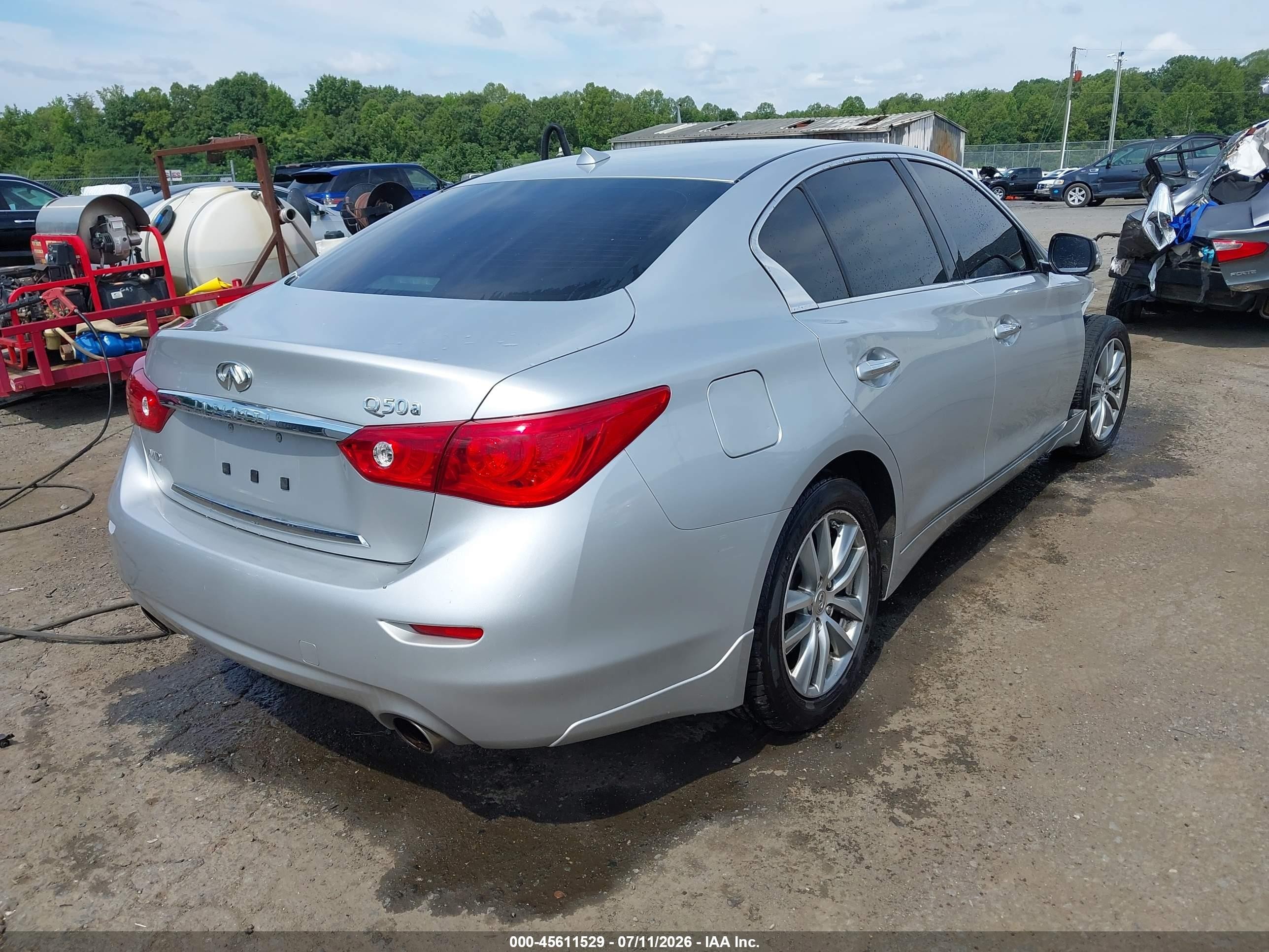 2015 Infiniti Q50   Silver vin: JN1BV7AR1FM415459