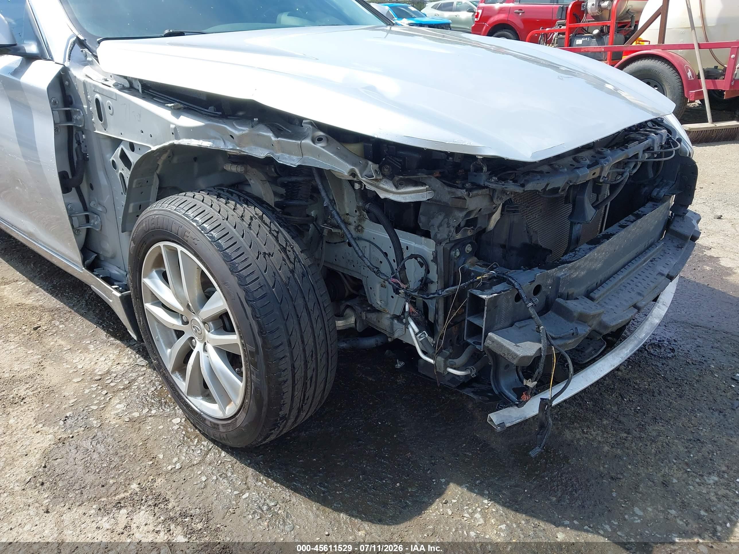 2015 Infiniti Q50   Silver vin: JN1BV7AR1FM415459