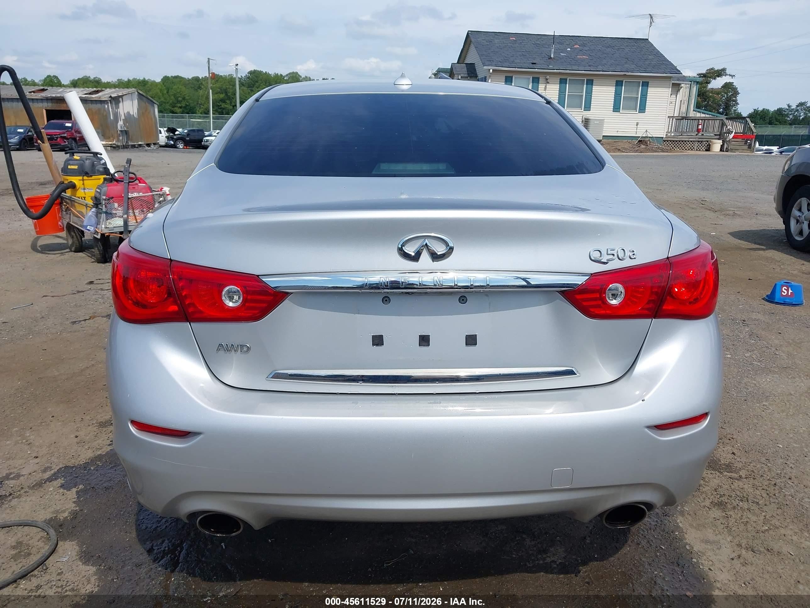 2015 Infiniti Q50   Silver vin: JN1BV7AR1FM415459