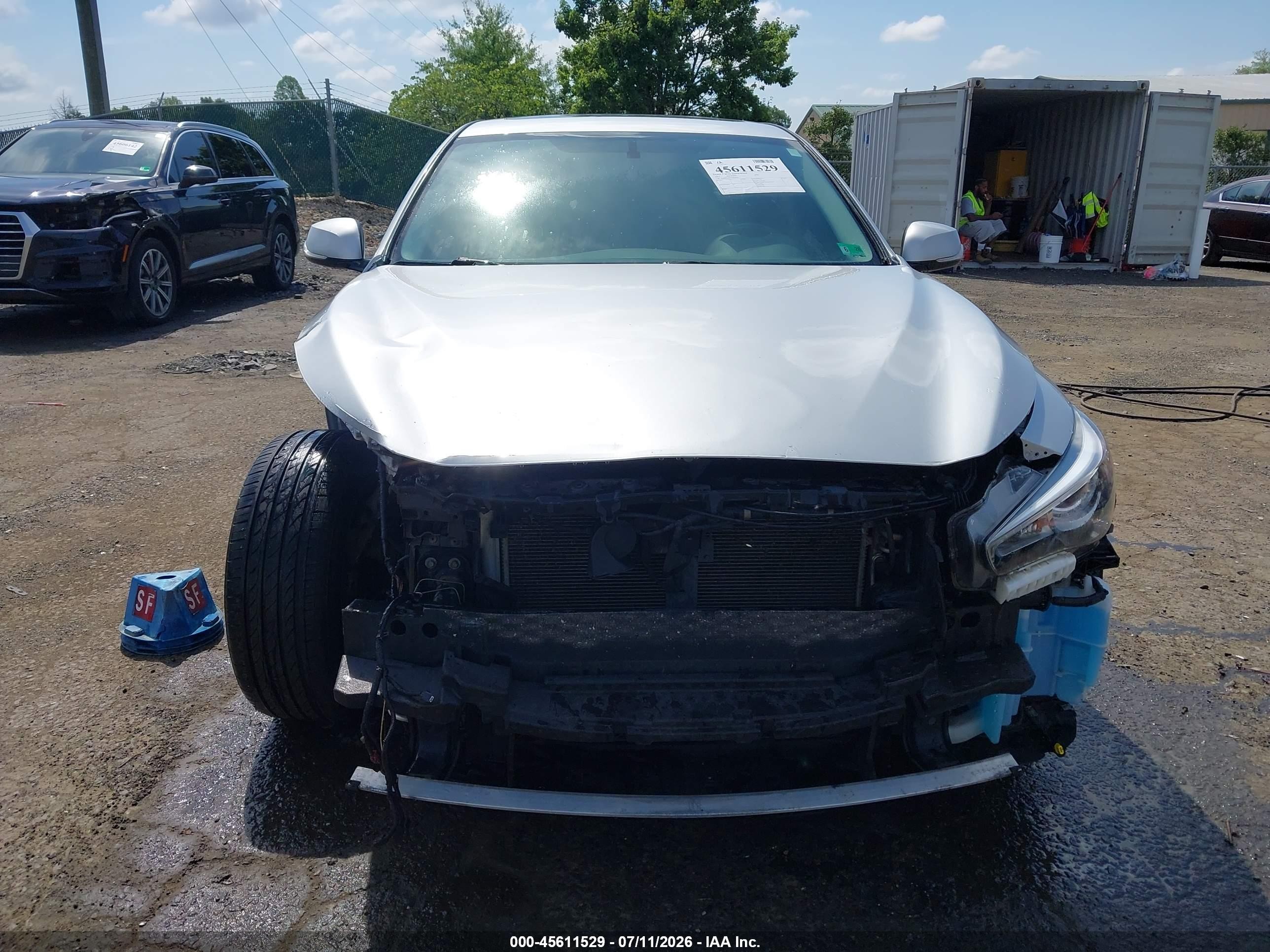 2015 Infiniti Q50   Silver vin: JN1BV7AR1FM415459
