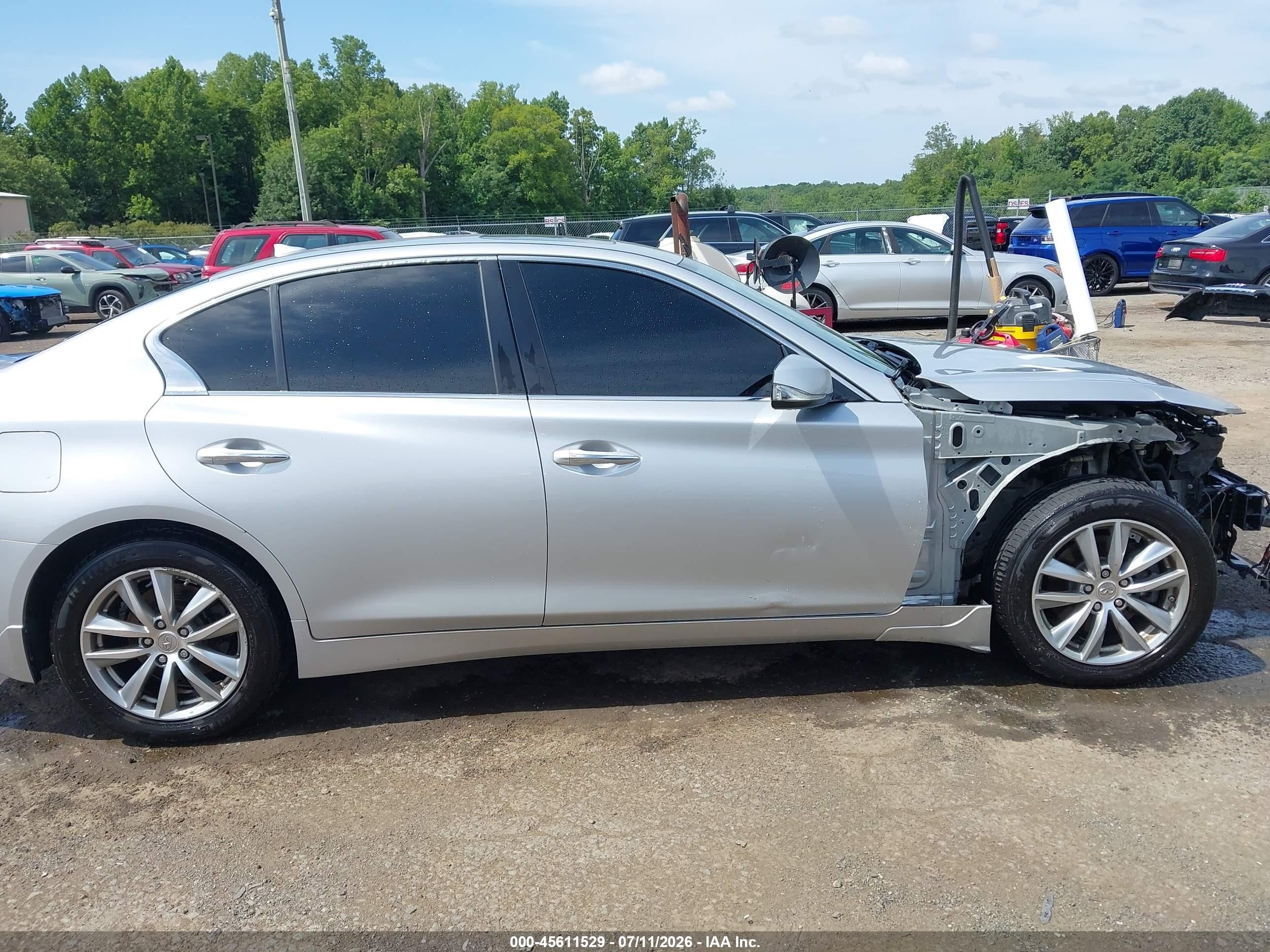 2015 Infiniti Q50   Silver vin: JN1BV7AR1FM415459