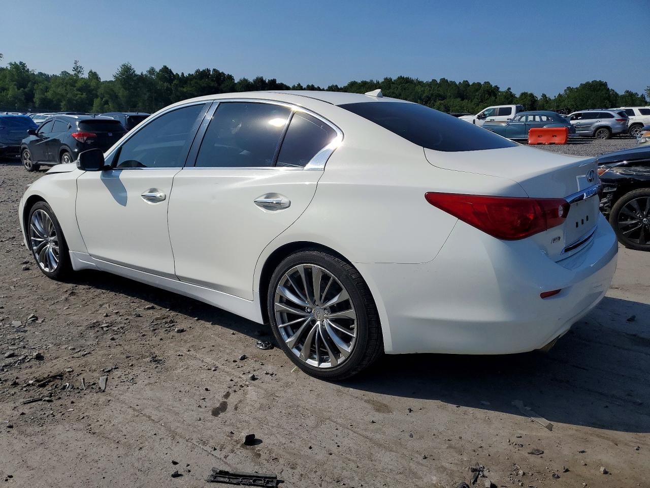 2015 Infiniti Q50 Base White vin: JN1BV7AR1FM418636