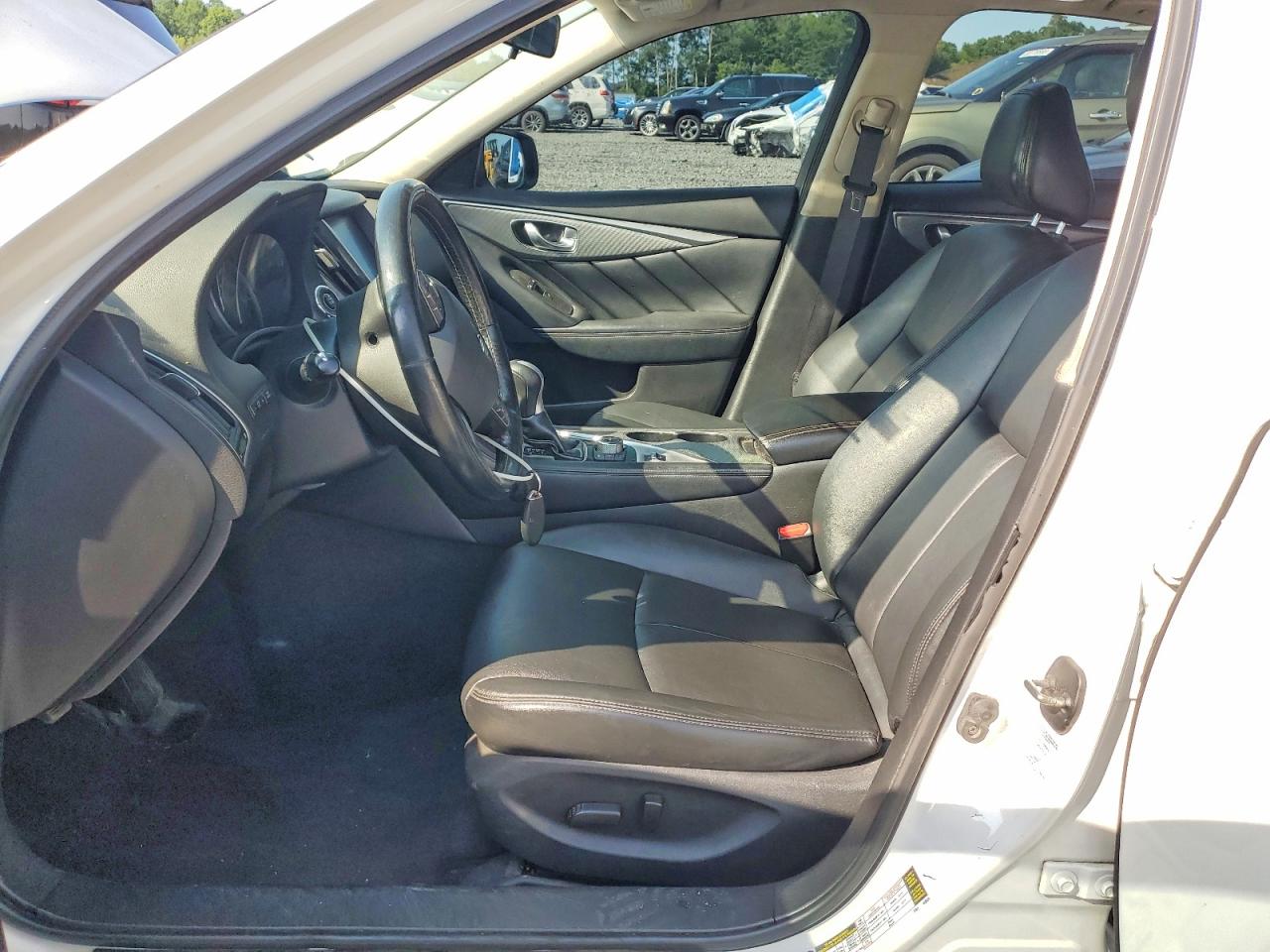 2015 Infiniti Q50 Base White vin: JN1BV7AR1FM418636