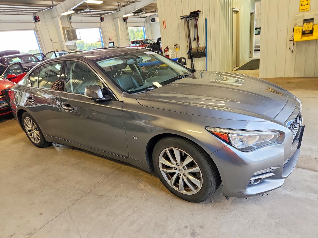 2015 Infiniti Q50 Premium Silver vin: JN1BV7AR1FM419009